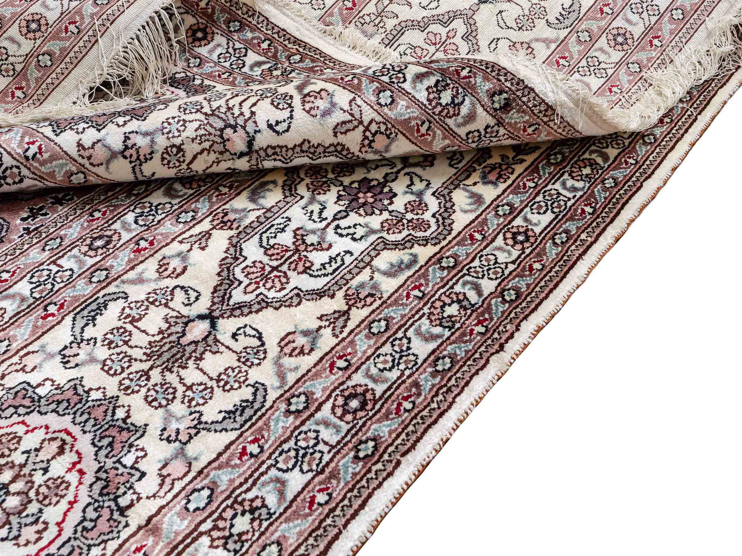 Feiner, handgeknüpfter, chinesischer Orientteppich mit Nain Design aus Kunstseide, creme, weiß. 352x269 cm. Verkauf durch Jupiter Intl.