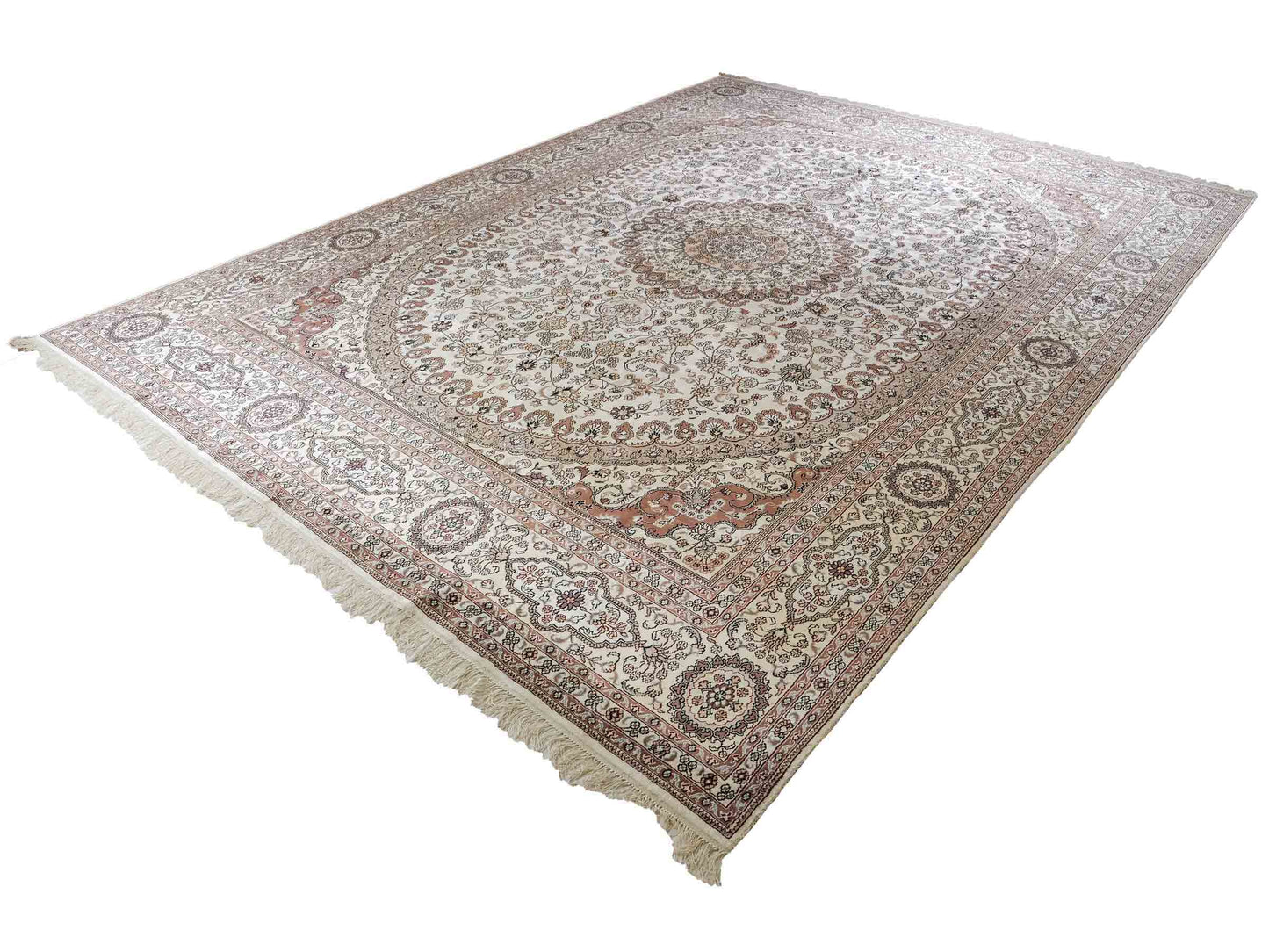 Feiner, handgeknüpfter, chinesischer Orientteppich mit Nain Design aus Kunstseide, creme, weiß. 352x269 cm. Verkauf durch Jupiter Intl.