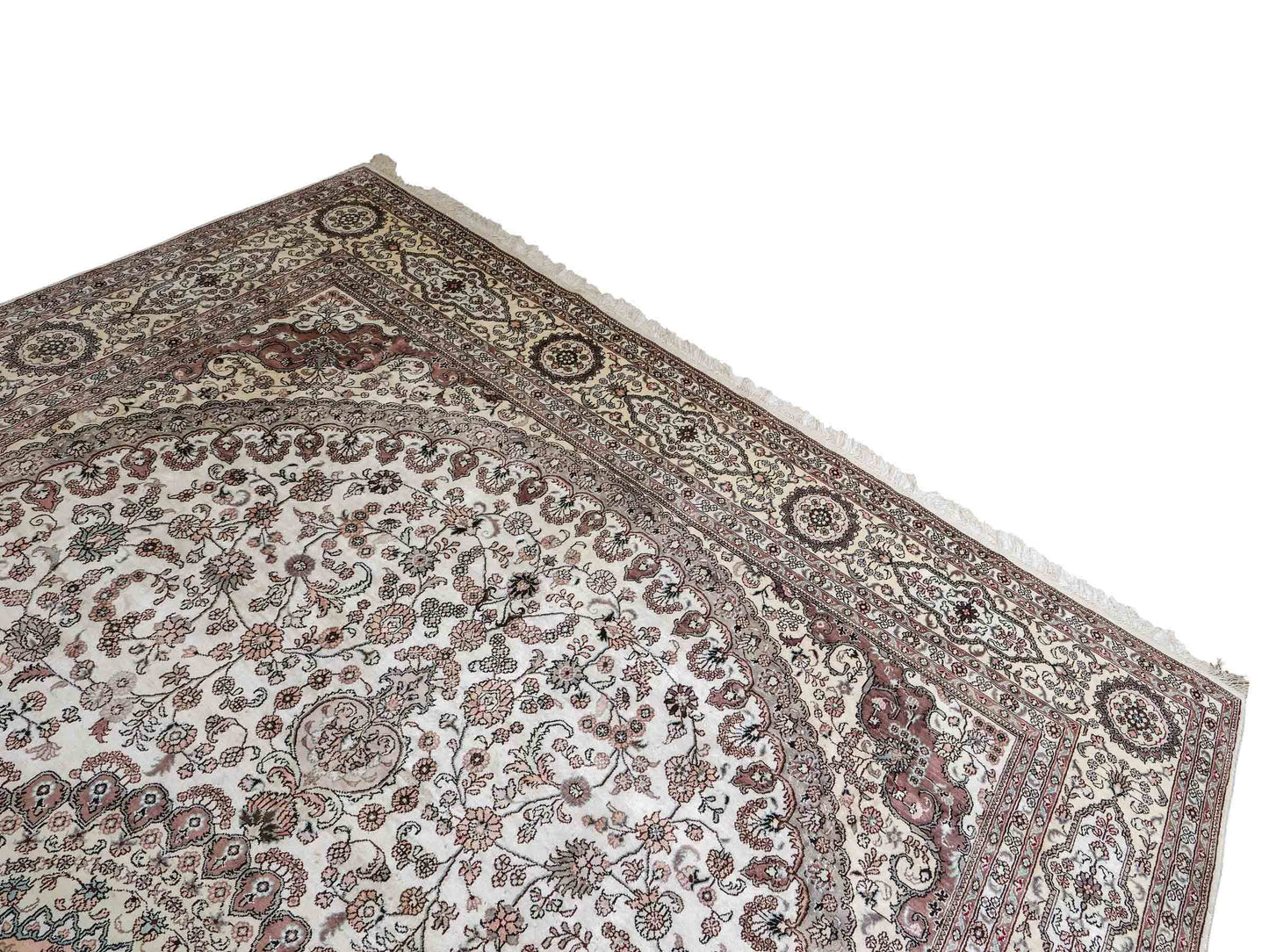 Feiner, handgeknüpfter, chinesischer Orientteppich mit Nain Design aus Kunstseide, creme, weiß. 352x269 cm. Verkauf durch Jupiter Intl.