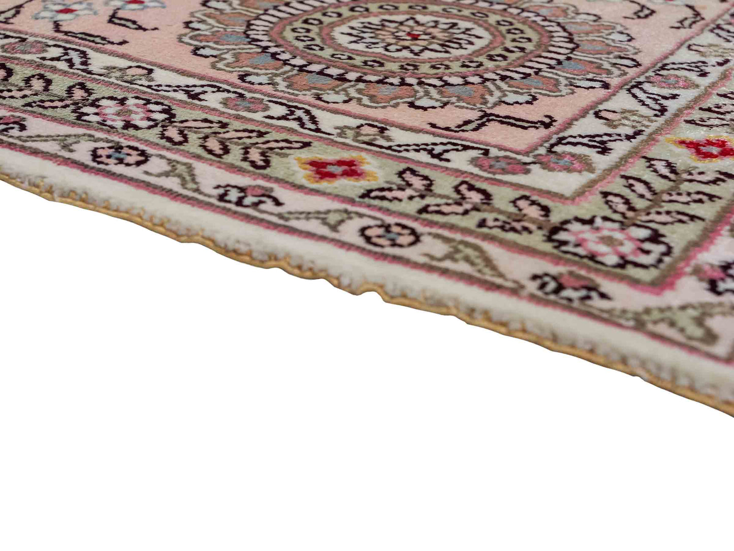 Feiner, handgeknüpfter, chinesischer Orientteppich mit Ghom Design aus Kunstseide, creme, weiß. 362x272 cm. Verkauf durch Jupiter Intl.