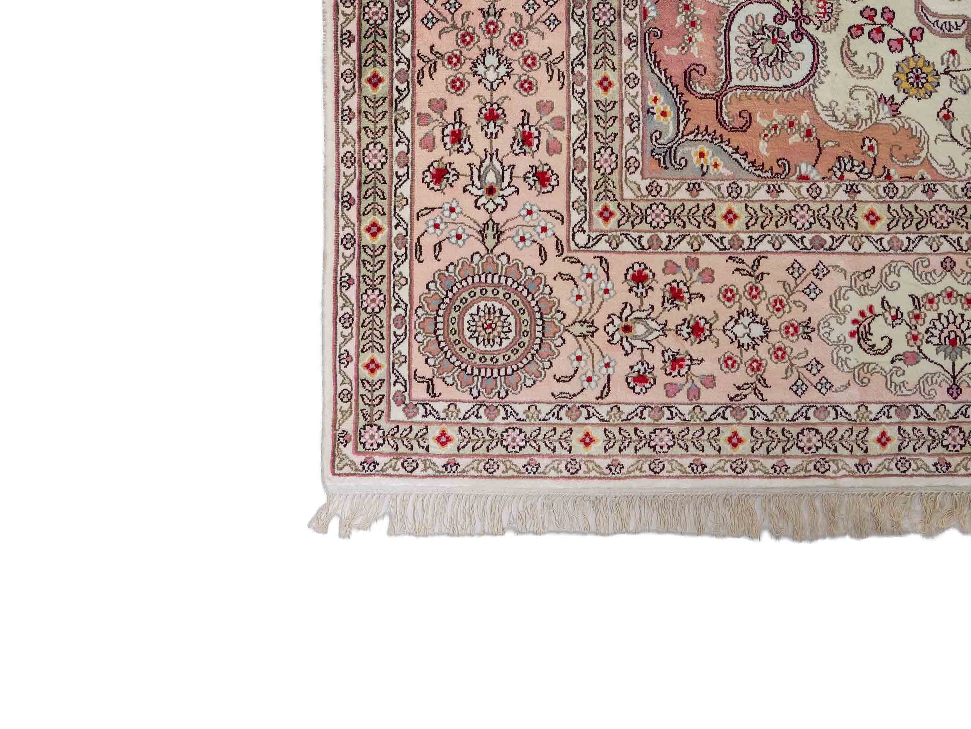Feiner, handgeknüpfter, chinesischer Orientteppich mit Ghom Design aus Kunstseide, creme, weiß. 362x272 cm. Verkauf durch Jupiter Intl.