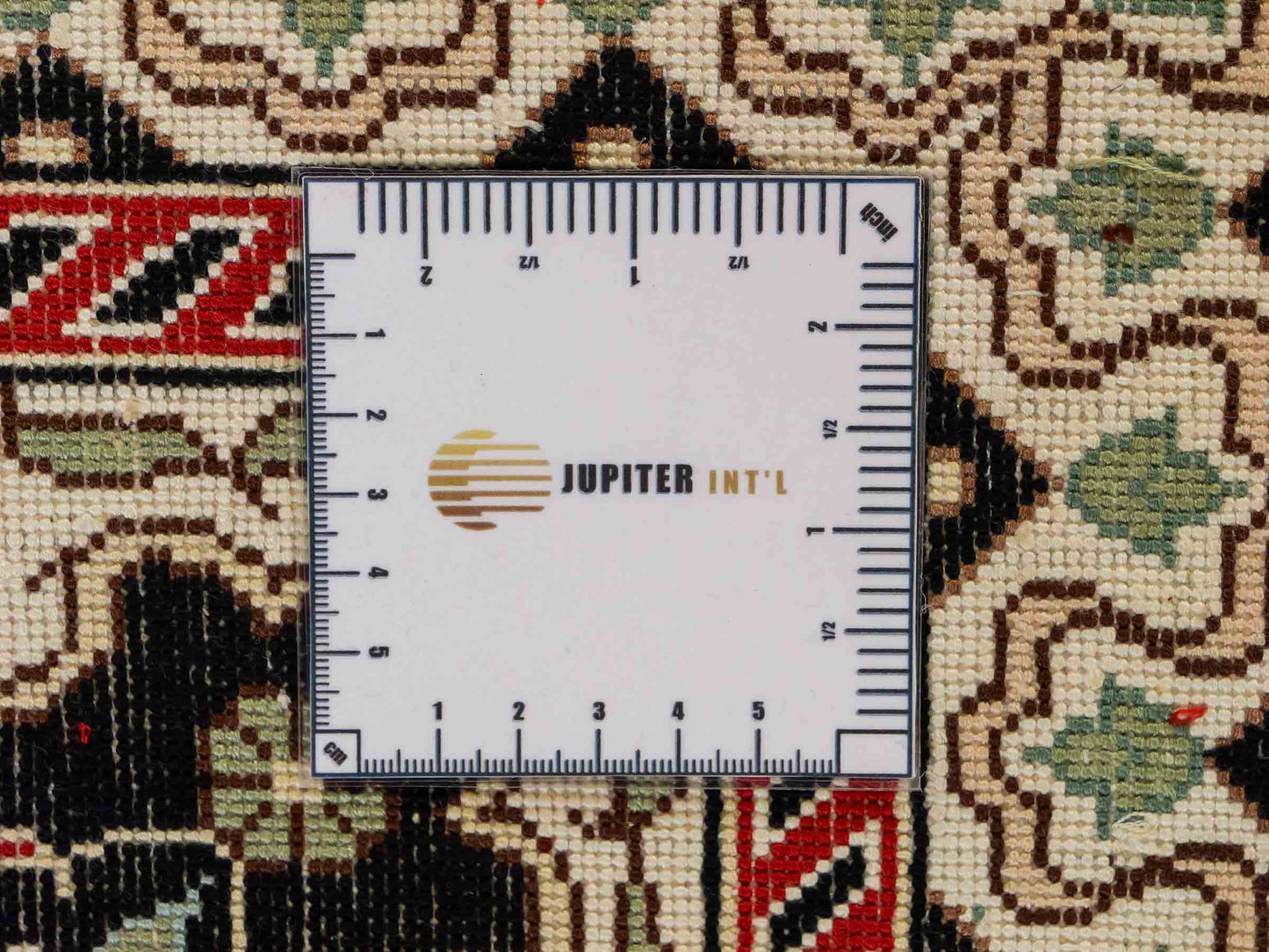 Feiner, handgeknüpfter, chinesischer Orientteppich mit Nain Design aus Kunstseide, gelb, creme, weiß. 373x275 cm. Verkauf durch Jupiter Intl.