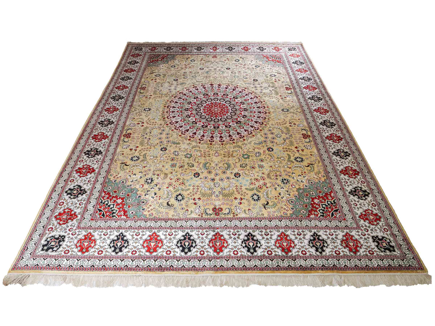 Feiner, handgeknüpfter, chinesischer Orientteppich mit Nain Design aus Kunstseide, gelb, creme, weiß. 373x275 cm. Verkauf durch Jupiter Intl.