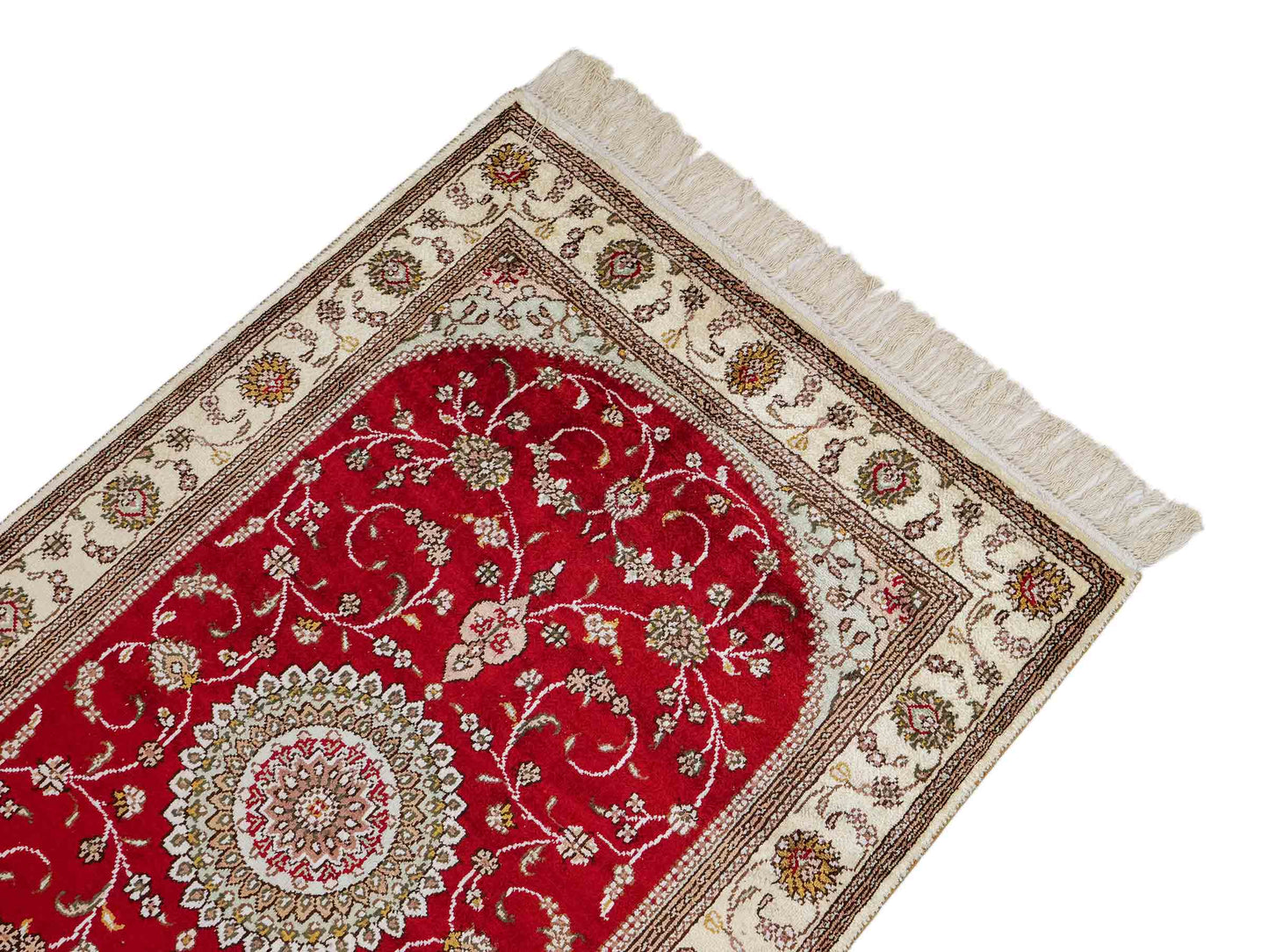 Feiner, handgeknüpfter, chinesischer Nain Orientteppich aus Kunstseide, rot, creme, weiß. 122x76 cm. Verkauf durch Jupiter Intl.