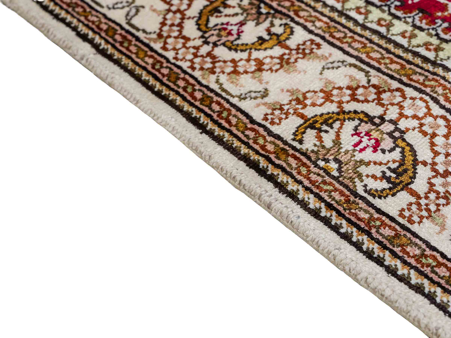 Feiner, handgeknüpfter, chinesischer Orientteppich mit Nain Design aus Kunstseide, rot, weiß, creme. 122x81 cm. Verkauf durch Jupiter Intl.