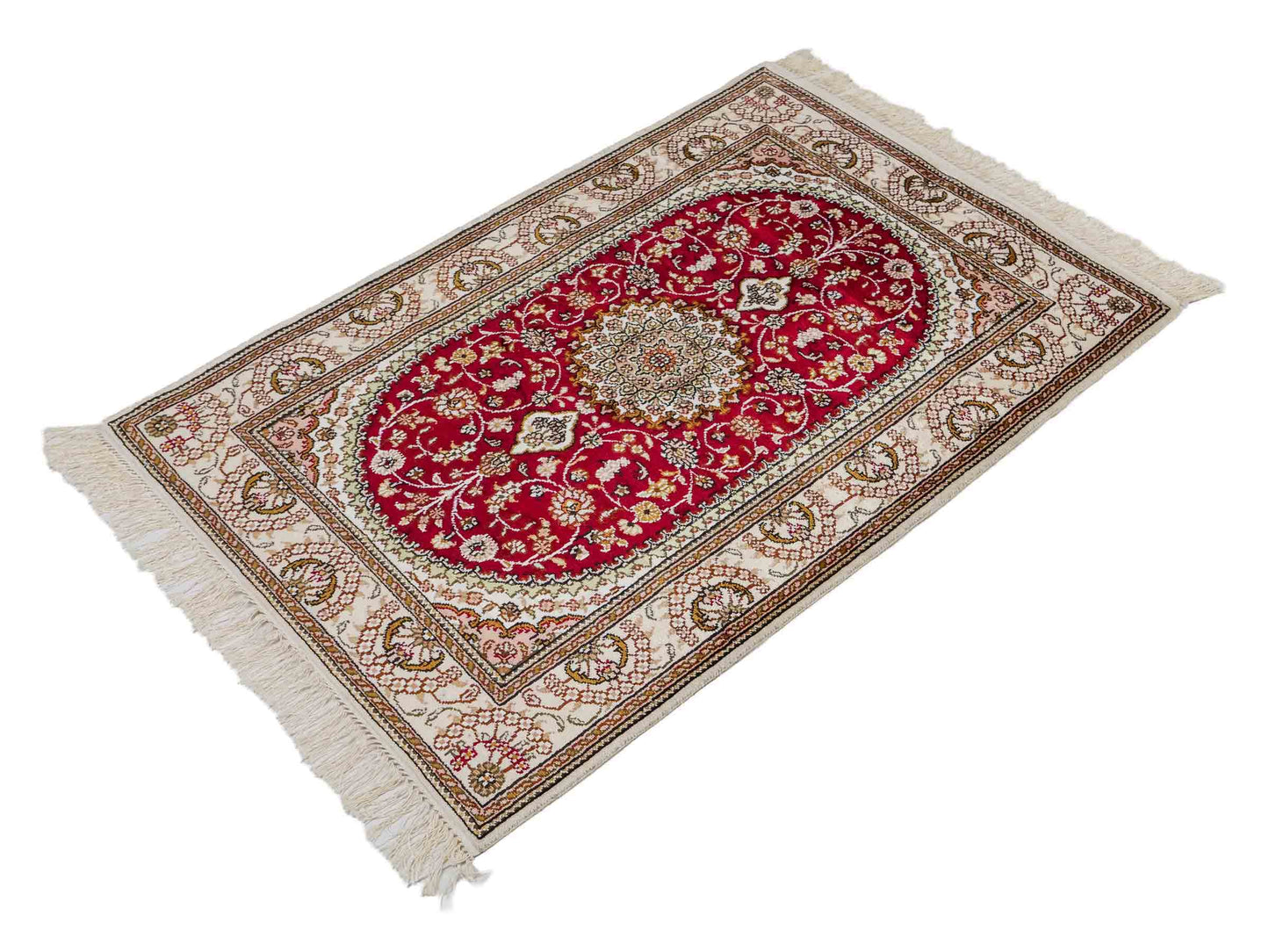 Feiner, handgeknüpfter, chinesischer Orientteppich mit Nain Design aus Kunstseide, rot, weiß, creme. 122x81 cm. Verkauf durch Jupiter Intl.