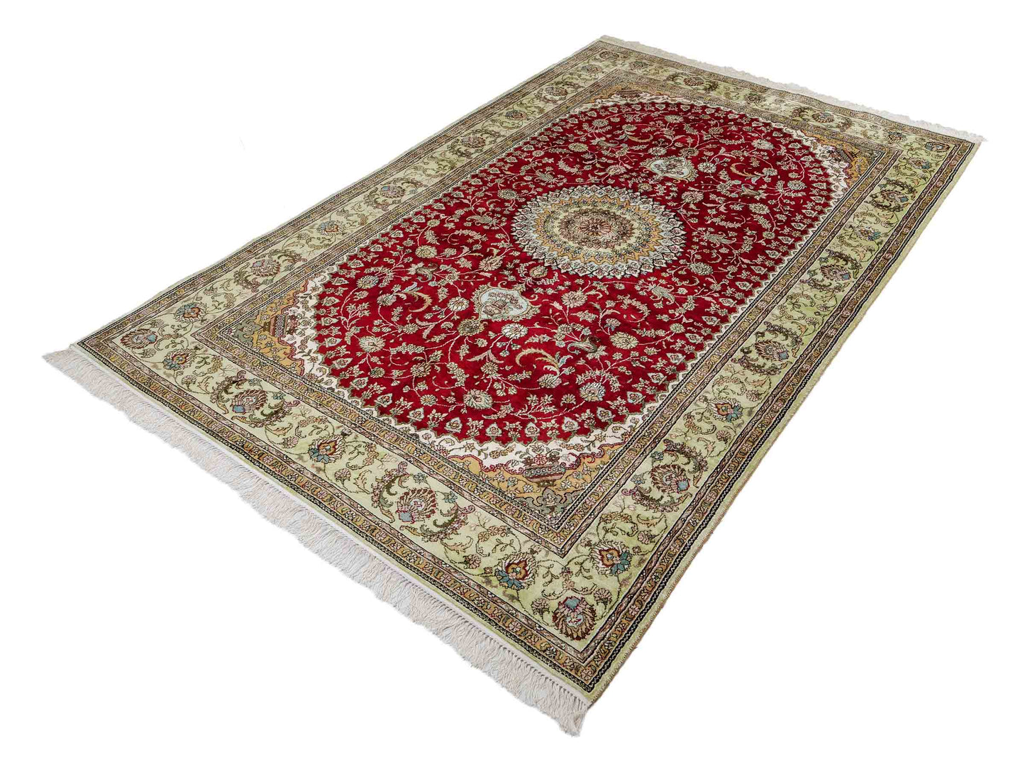 Feiner, handgeknüpfter, chinesischer Orientteppich mit Nain Design aus Kunstseide, rot, creme. 240x153 cm. Verkauf durch Jupiter Intl.