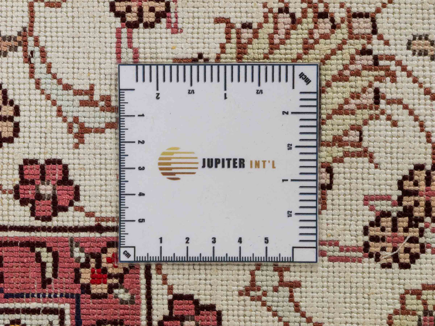 Feiner, handgefknüpfter, chinesischer Orientteppich mit Nain Design aus Kunstseide, blau, creme, weiß. 247x155 cm. Verkauf durch Jupiter Intl.