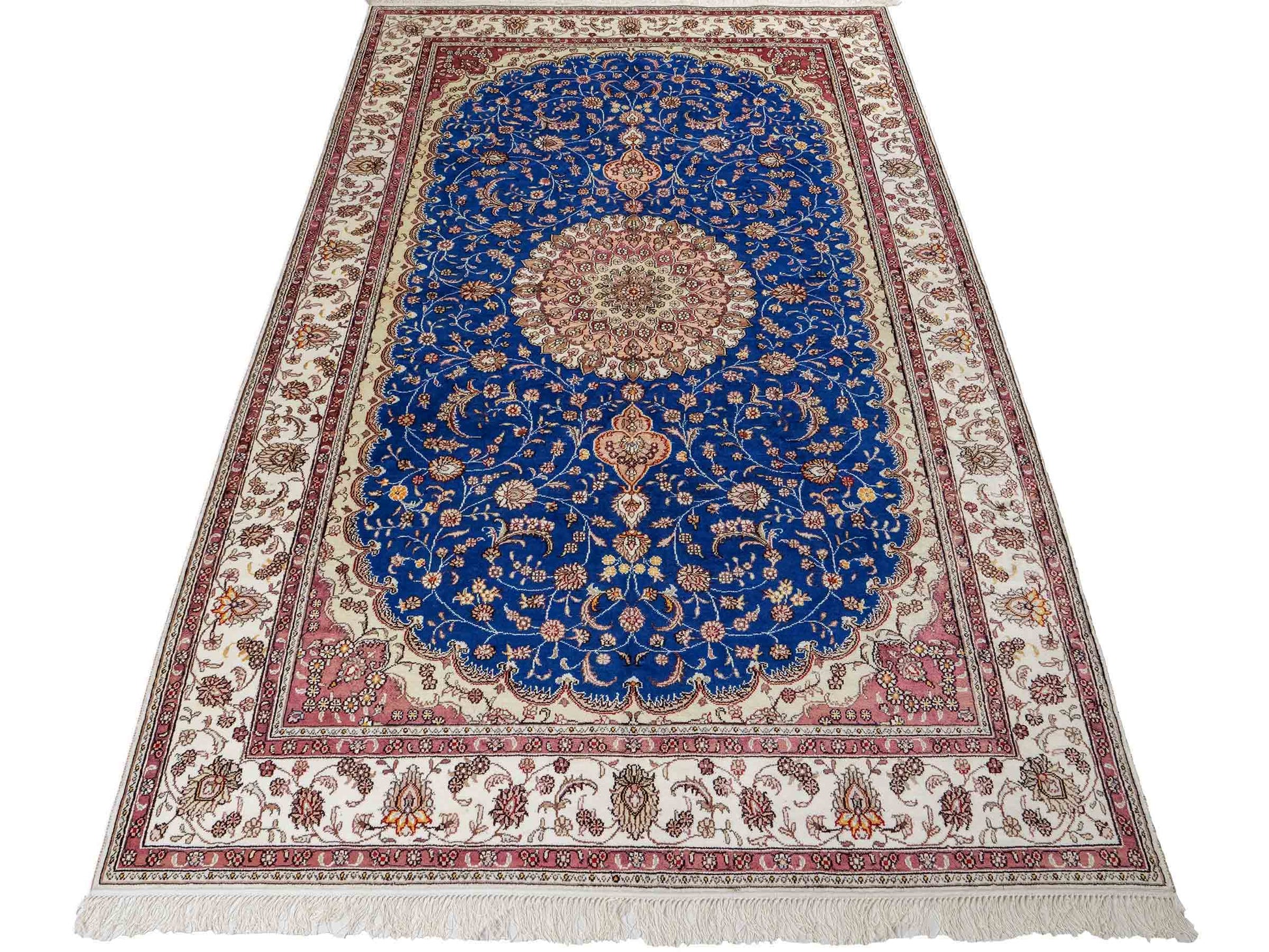 Feiner, handgefknüpfter, chinesischer Orientteppich mit Nain Design aus Kunstseide, blau, creme, weiß. 247x155 cm. Verkauf durch Jupiter Intl.