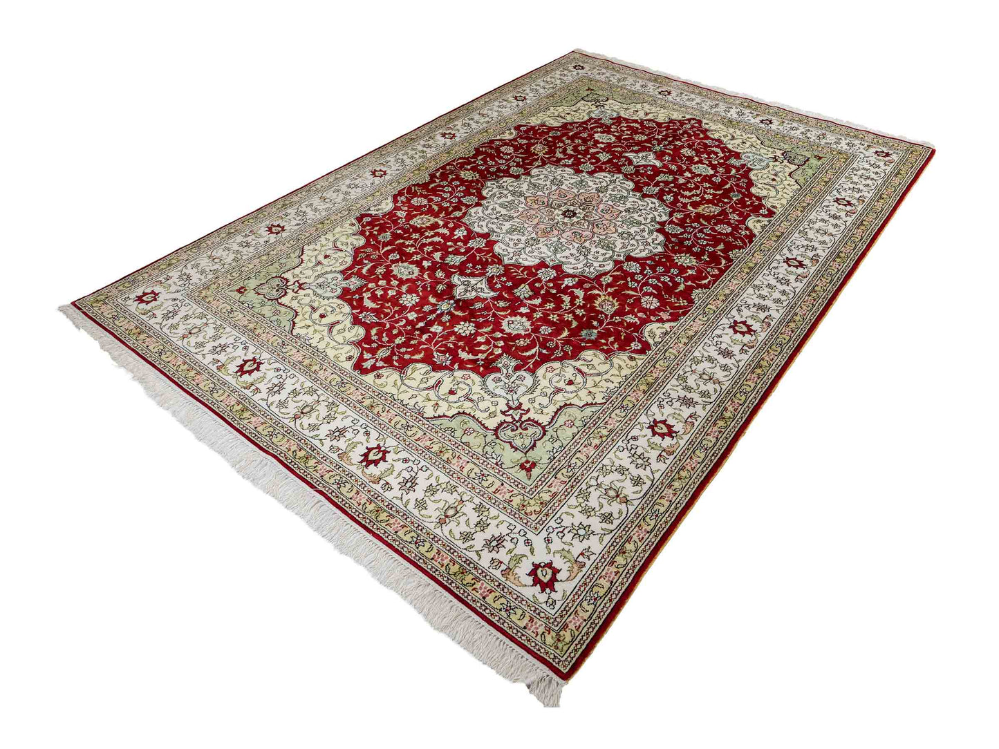 Feiner, handgeknüpfter, chinesischer Orientteppich mit Nain Design aus Kunstseide, rot, weiß, creme. 272x188 cm. Verkauf durch Jupiter Intl.