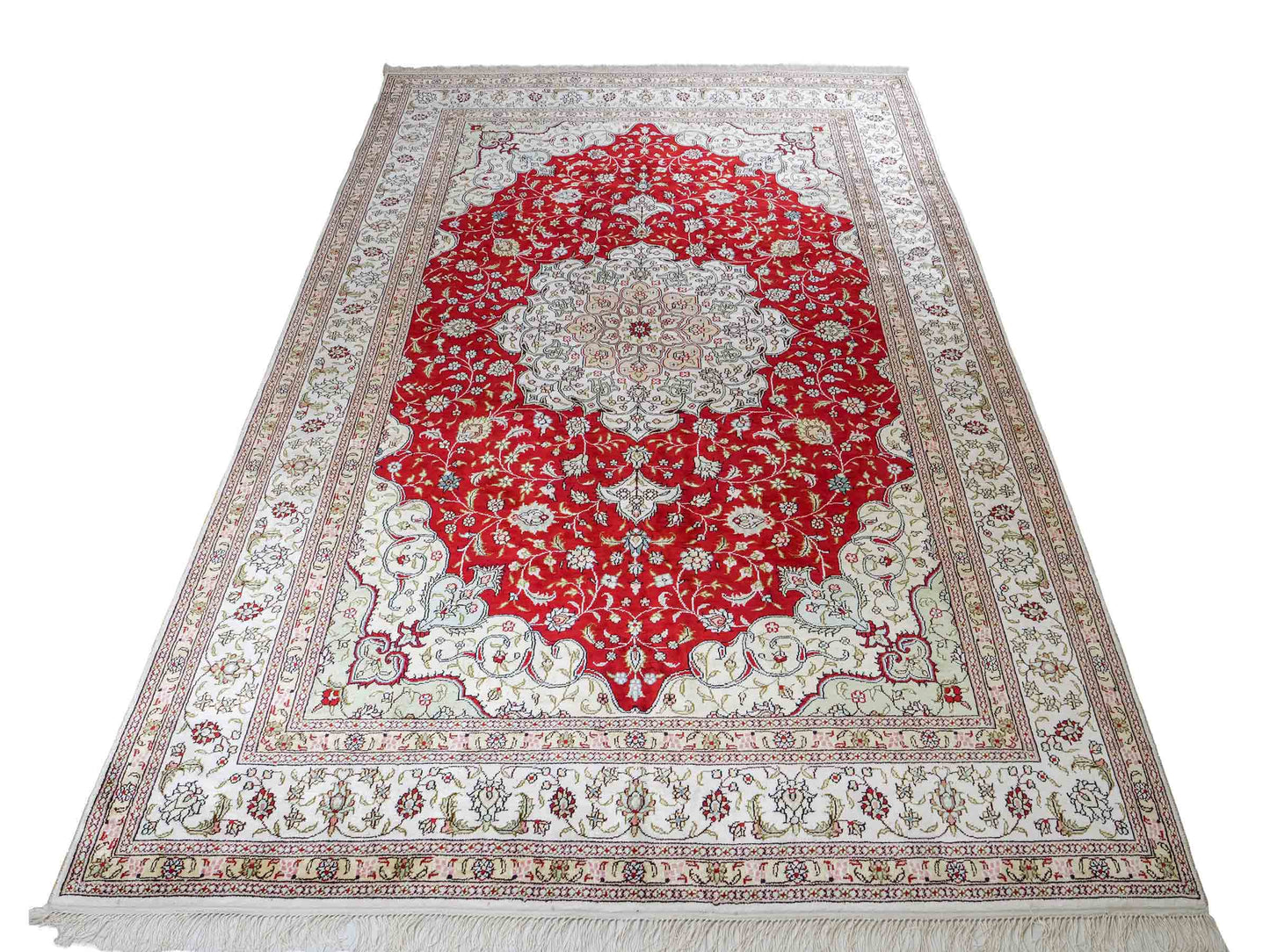 Feiner, handgeknüpfter China Nain Orientteppich aus Kunstseide, rot, weiß. 276x182 cm. Verkauf durch Jupiter Intl.
