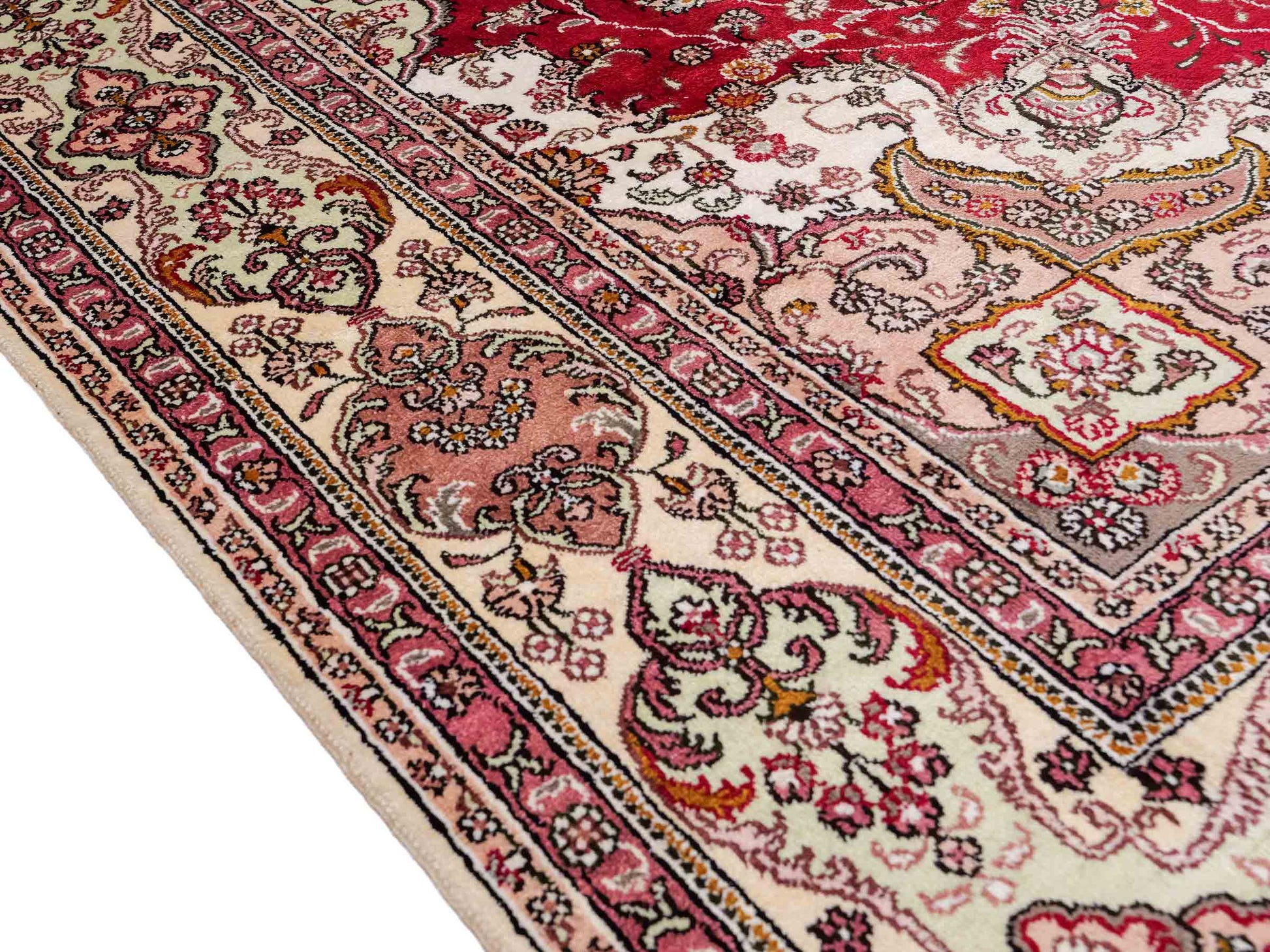 Feiner, handgeknüpfter China Nain Orientteppich aus Kunstseide, rot, creme, weiß. 278x183 cm. Verkauf durch Jupiter Intl.