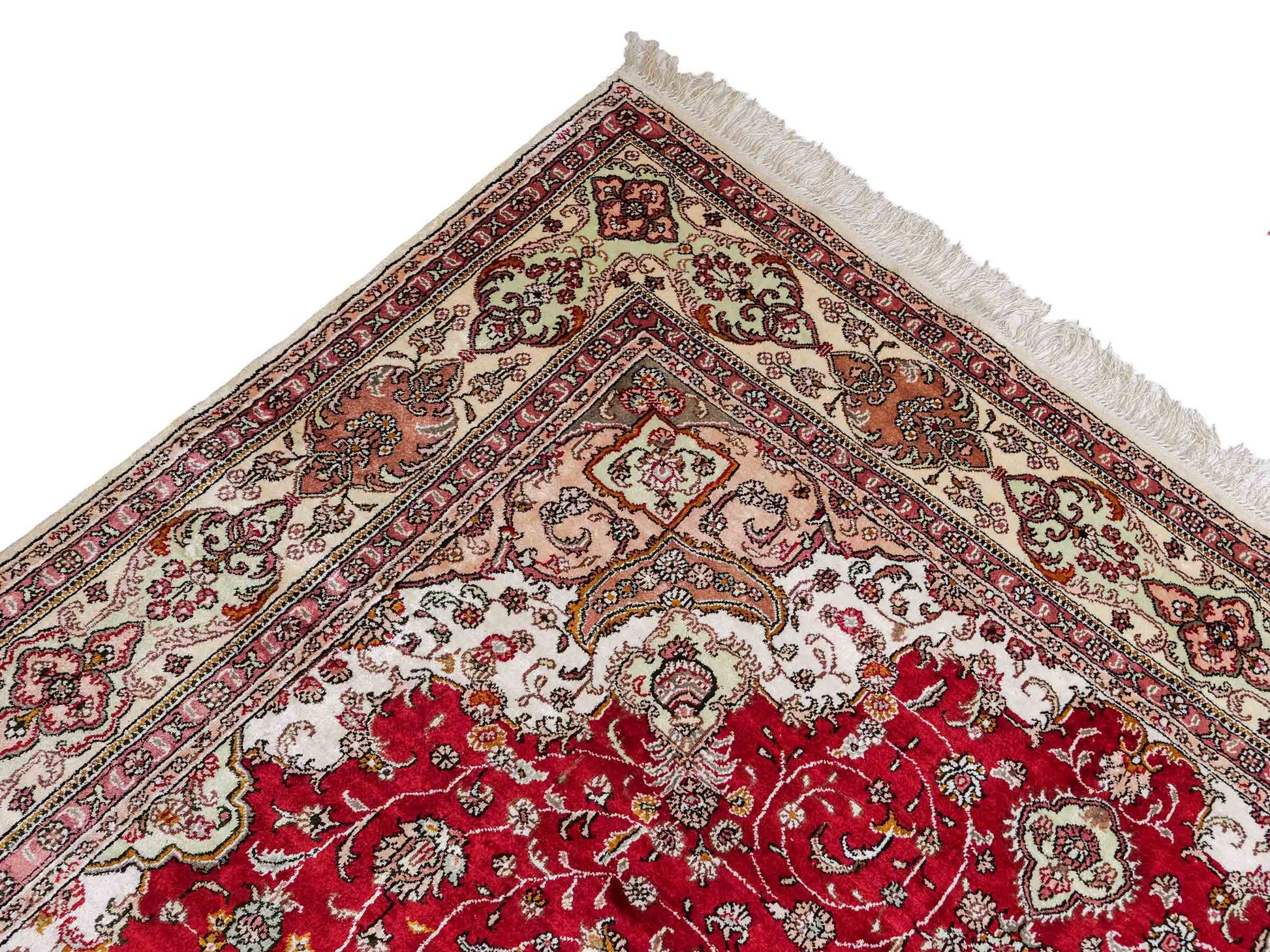 Feiner, handgeknüpfter China Nain Orientteppich aus Kunstseide, rot, creme, weiß. 278x183 cm. Verkauf durch Jupiter Intl.