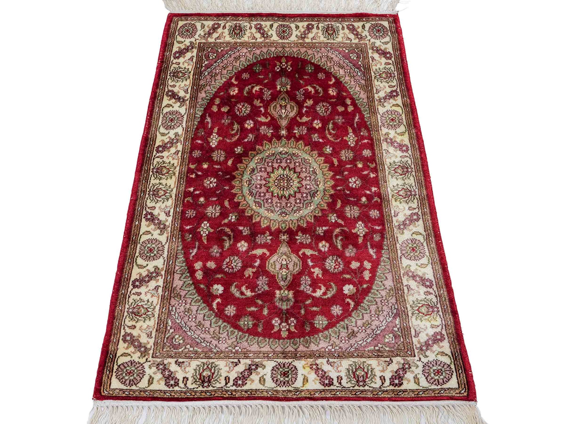 Feiner, handgeknüpfter, chinesischer Orientteppich mit Nain Design aus Kunstseide, rot, creme, weiß. 90x59 cm. Verkauf durch Jupiter Intl.
