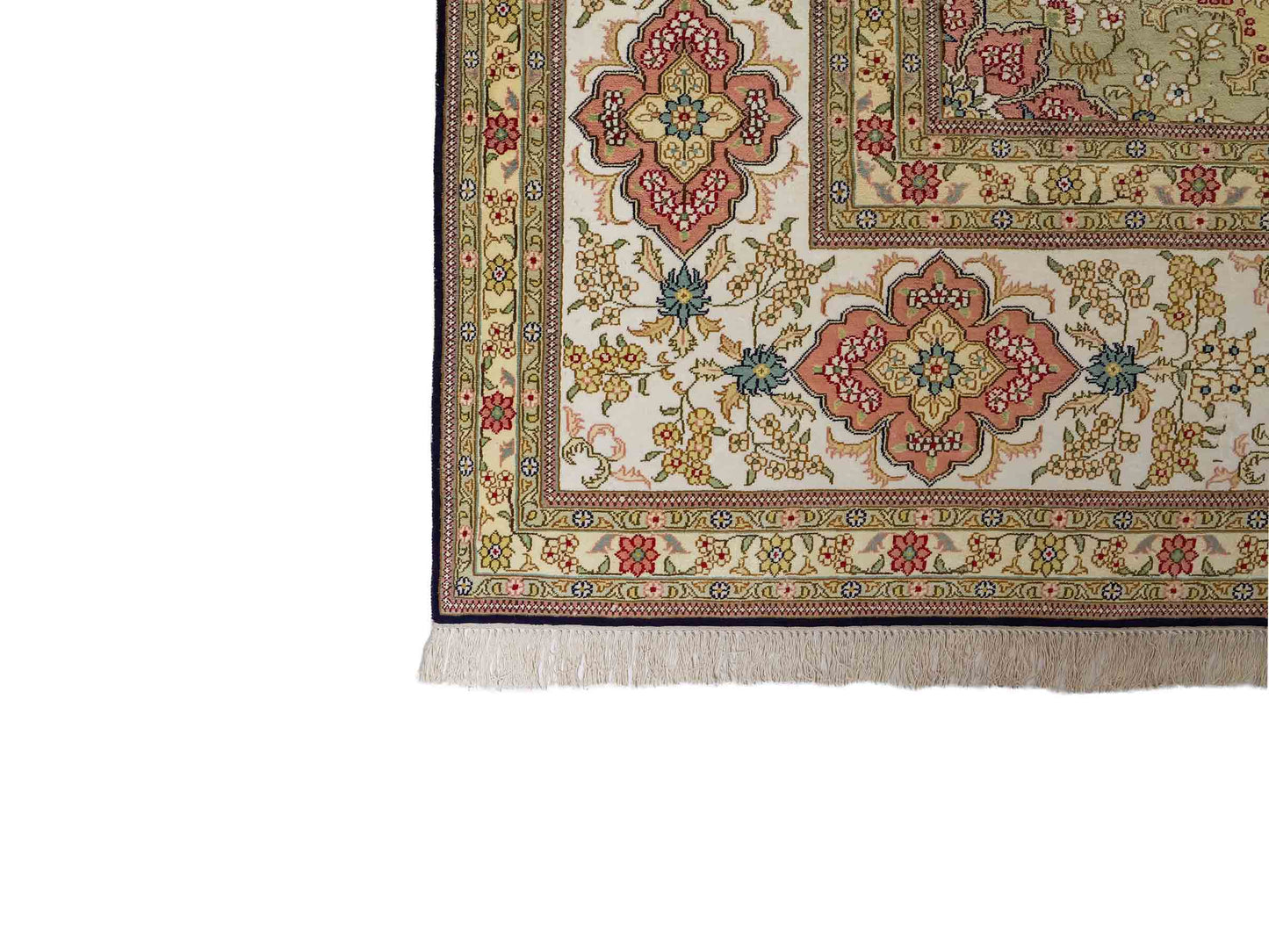 Feiner, handgeknüpfter, chinesischer Orientteppich mit Nain Design aus Viskose, blau, creme, weiß. 356x274 cm. Verkauf durch Jupiter Intl.