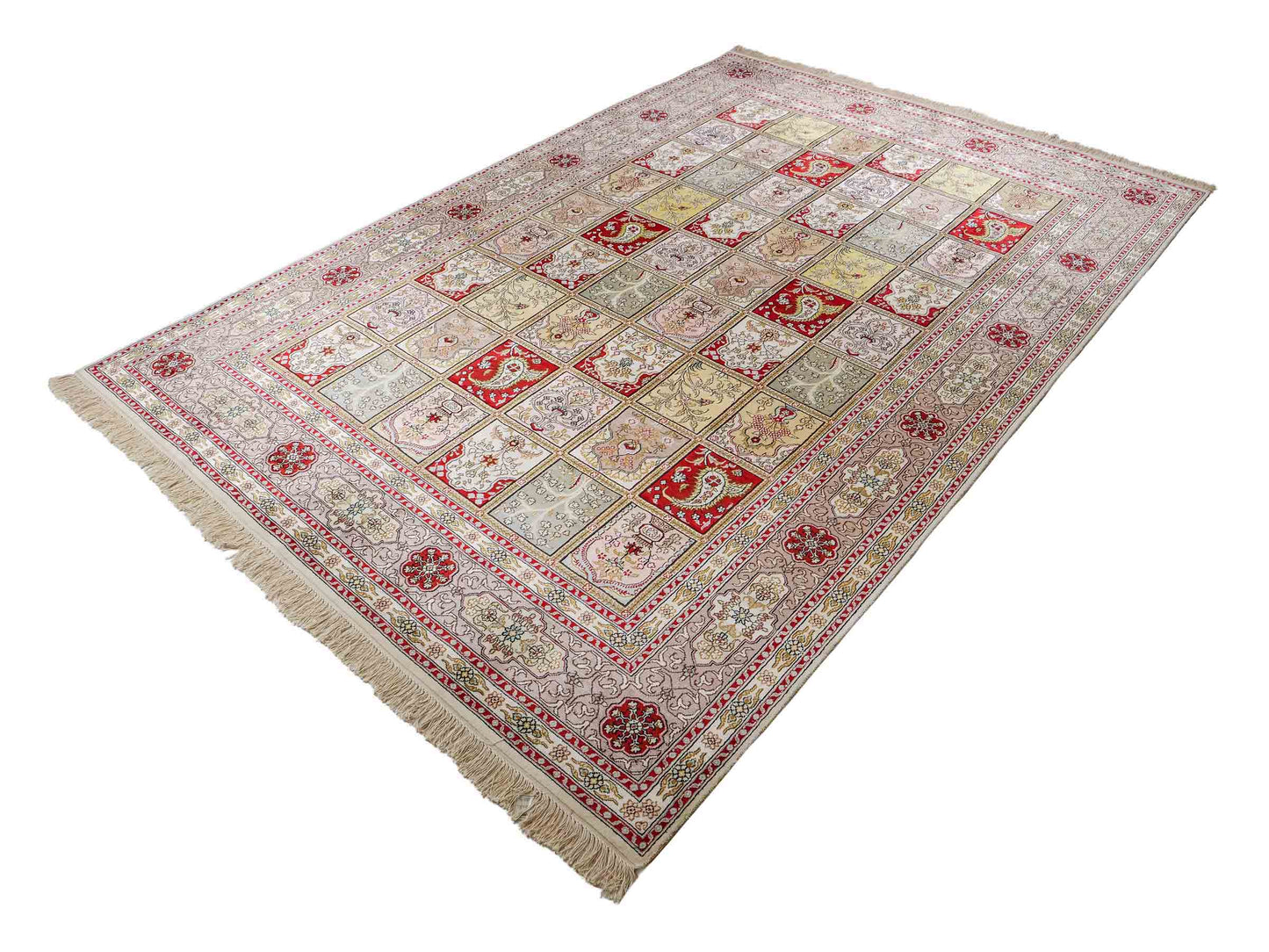 Feiner, handgeknüpfter, chinesischer Orientteppich mit Hereke Design aus Viskose, creme, weiß, multicolor. 258x183 cm. Verkauf durch Jupiter Intl.