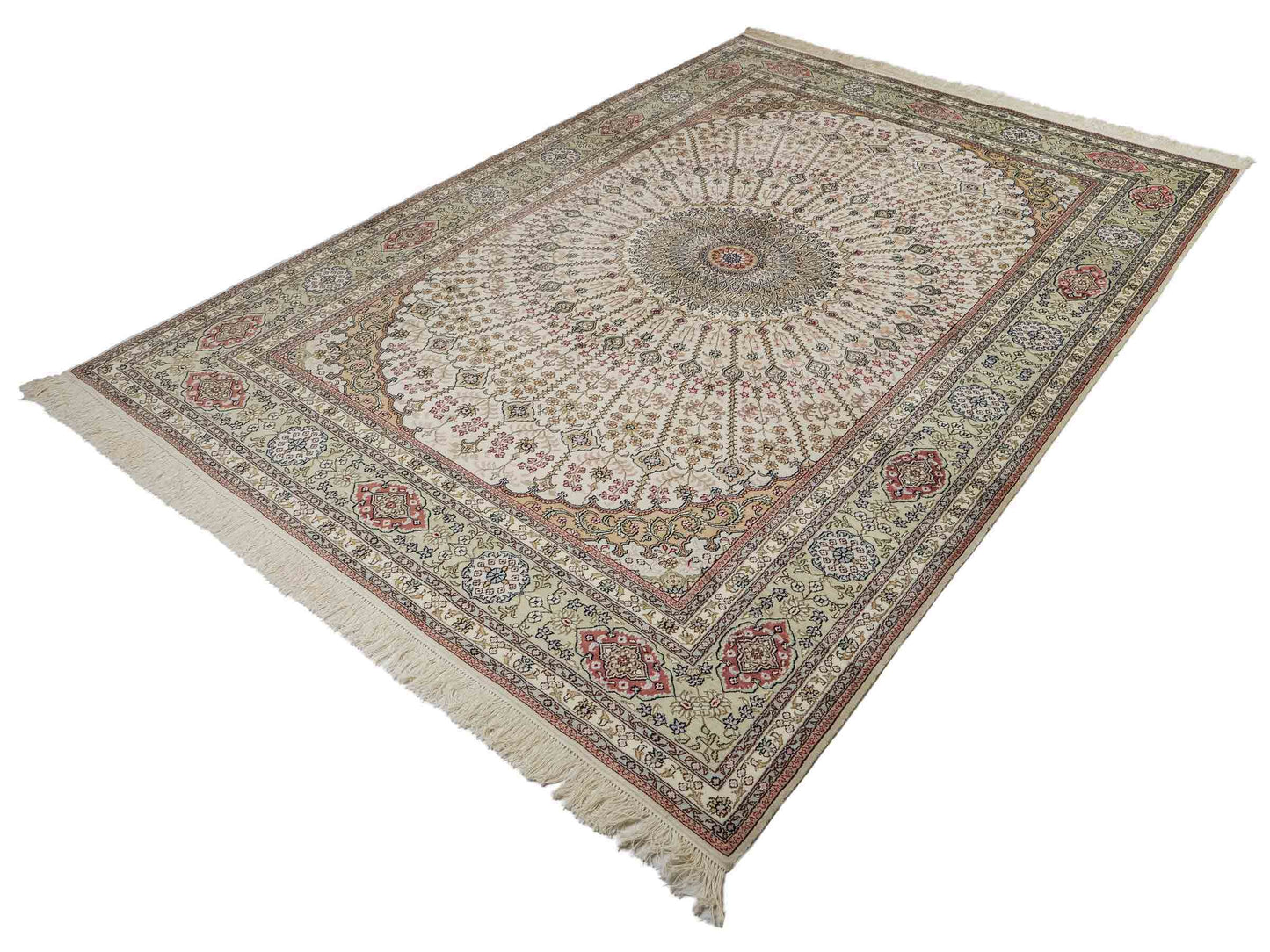 Feiner, handgeknüpfter, chinesischer Orientteppich mit Nain Design aus Viskose, creme, weiß. 267x186 cm. Verkauf durch Jupiter Intl.