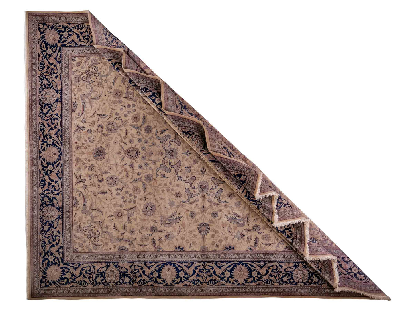 Feiner, handgeknüpfter Sino Isfahan Orientteppich aus reiner Wolle mit Allover-Muster von Khademi. Größe: 306 x 252 cm. Farbe: Greige, blau. RB3-1756. Ursprung: China. Verkauf durch JUPITER Intl.