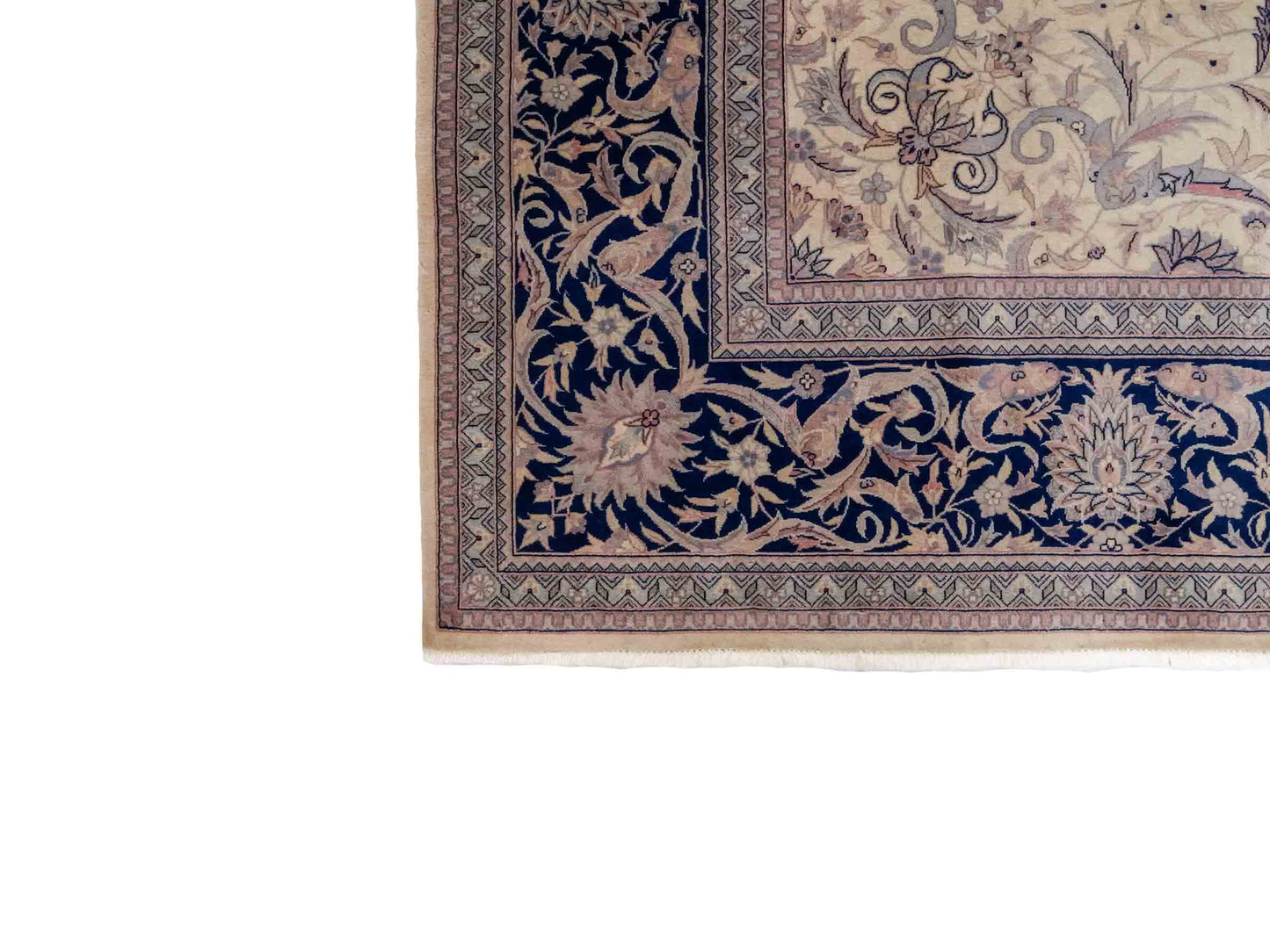 Feiner, handgeknüpfter Sino Isfahan Orientteppich aus reiner Wolle mit Allover-Muster von Khademi. Größe: 306 x 252 cm. Farbe: Greige, blau. RB3-1756. Ursprung: China. Verkauf durch JUPITER Intl.