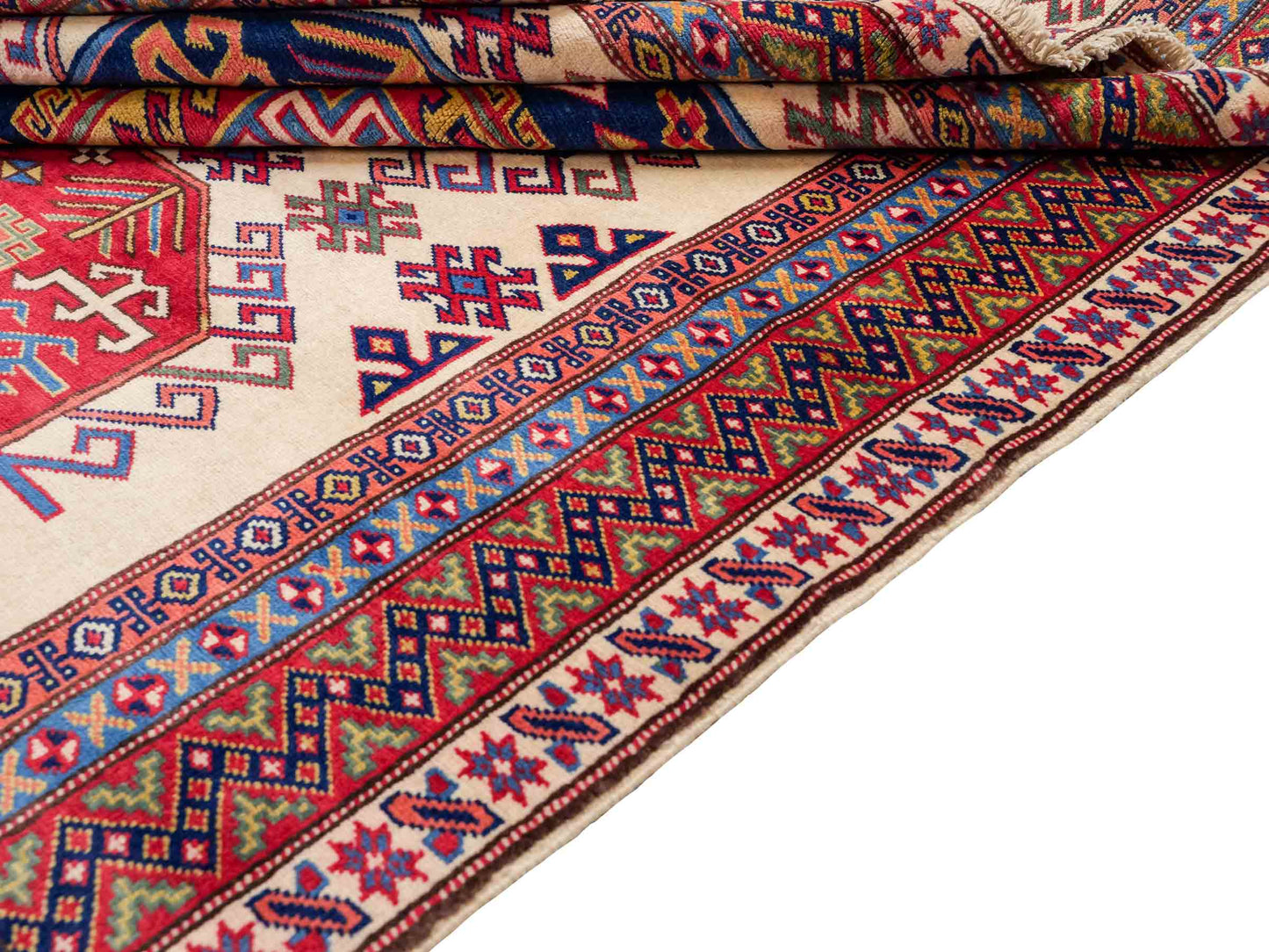 Handgeknüpfter, afghanischer Super Kazak Orientteppich aus Wolle von Khademi. Größe: 182 x 125 cm. Farbe: Cremeweiß, rot, blau, cremeweiß. Verkauf durch JUPITER Intl.