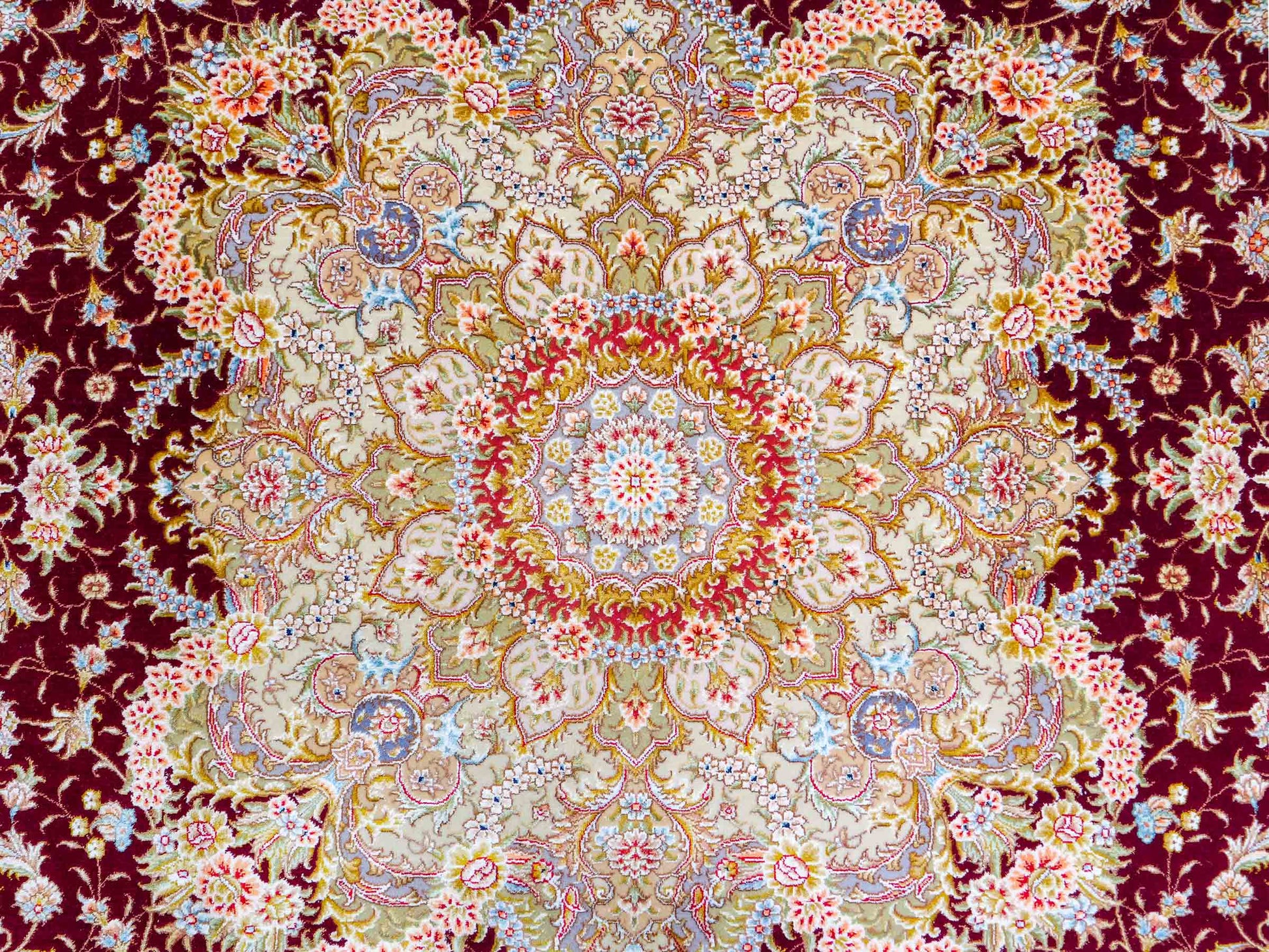 Sehr feiner, handgeknüpfter Khademi Orientteppich mit Täbriz Design aus Wolle mit Seide, creme, gold, rot. 297x207 cm. Vertrieb durch Jupiter Intl.