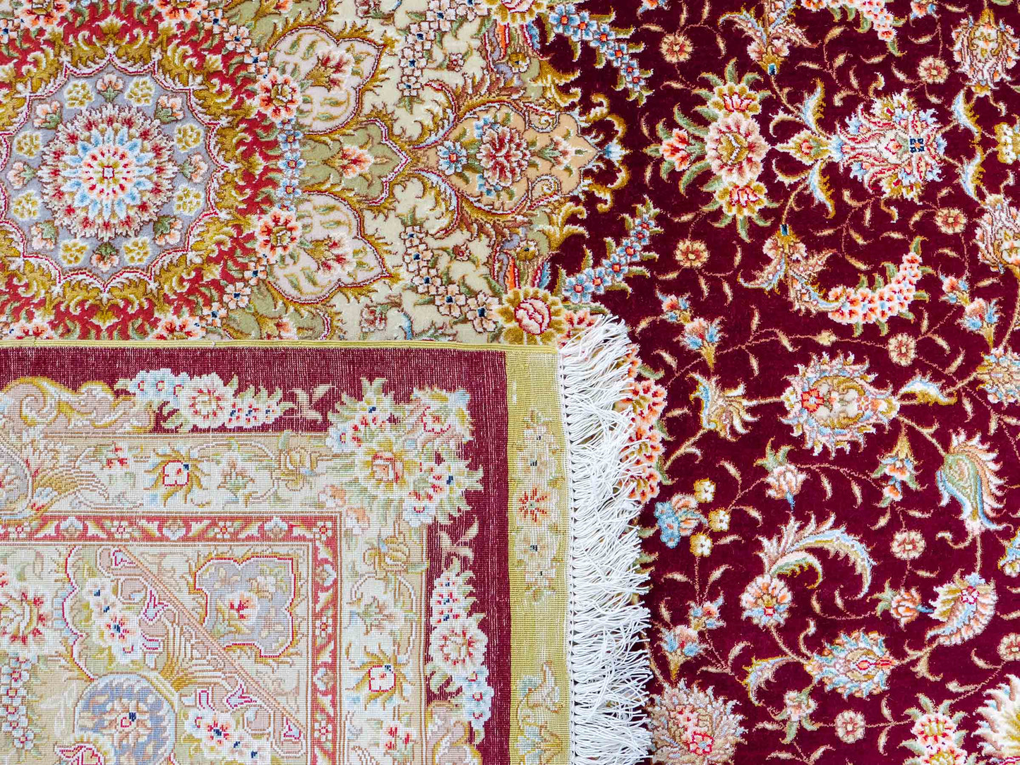 Sehr feiner, handgeknüpfter Khademi Orientteppich mit Täbriz Design aus Wolle mit Seide, creme, gold, rot. 297x207 cm. Vertrieb durch Jupiter Intl.