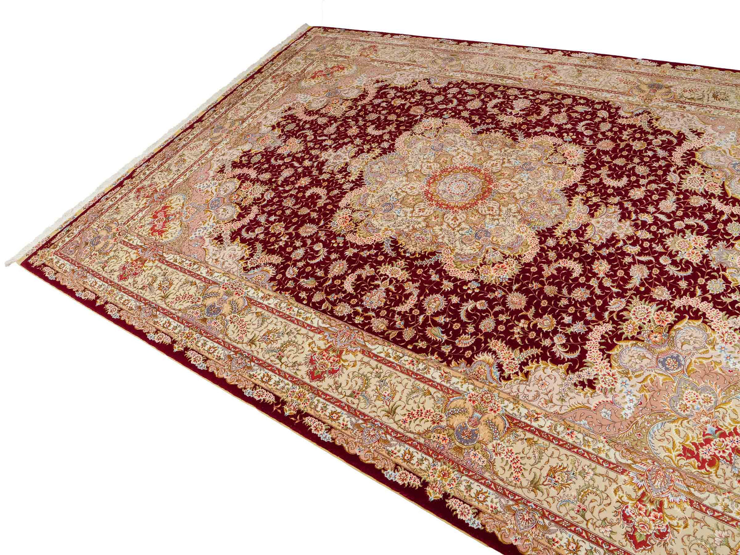 Sehr feiner, handgeknüpfter Khademi Orientteppich mit Täbriz Design aus Wolle mit Seide, creme, gold, rot. 297x207 cm. Vertrieb durch Jupiter Intl.