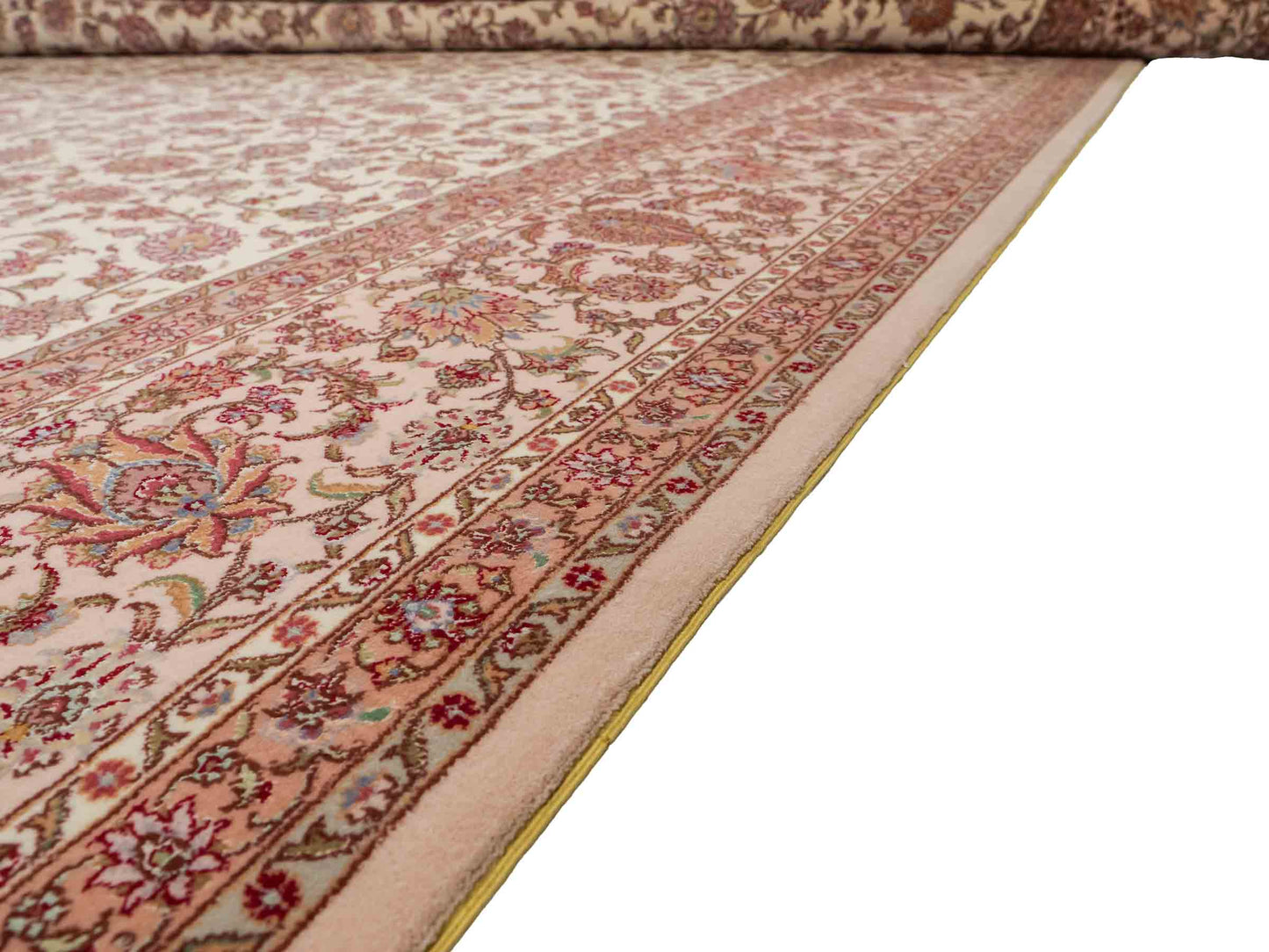 Sehr feiner, handgeknüpfter Khademi Orientteppich mit Täbriz Design aus Wolle mit Seide, creme, weiß, lachs. 304x207 cm. Vertrieb durch Jupiter Intl.