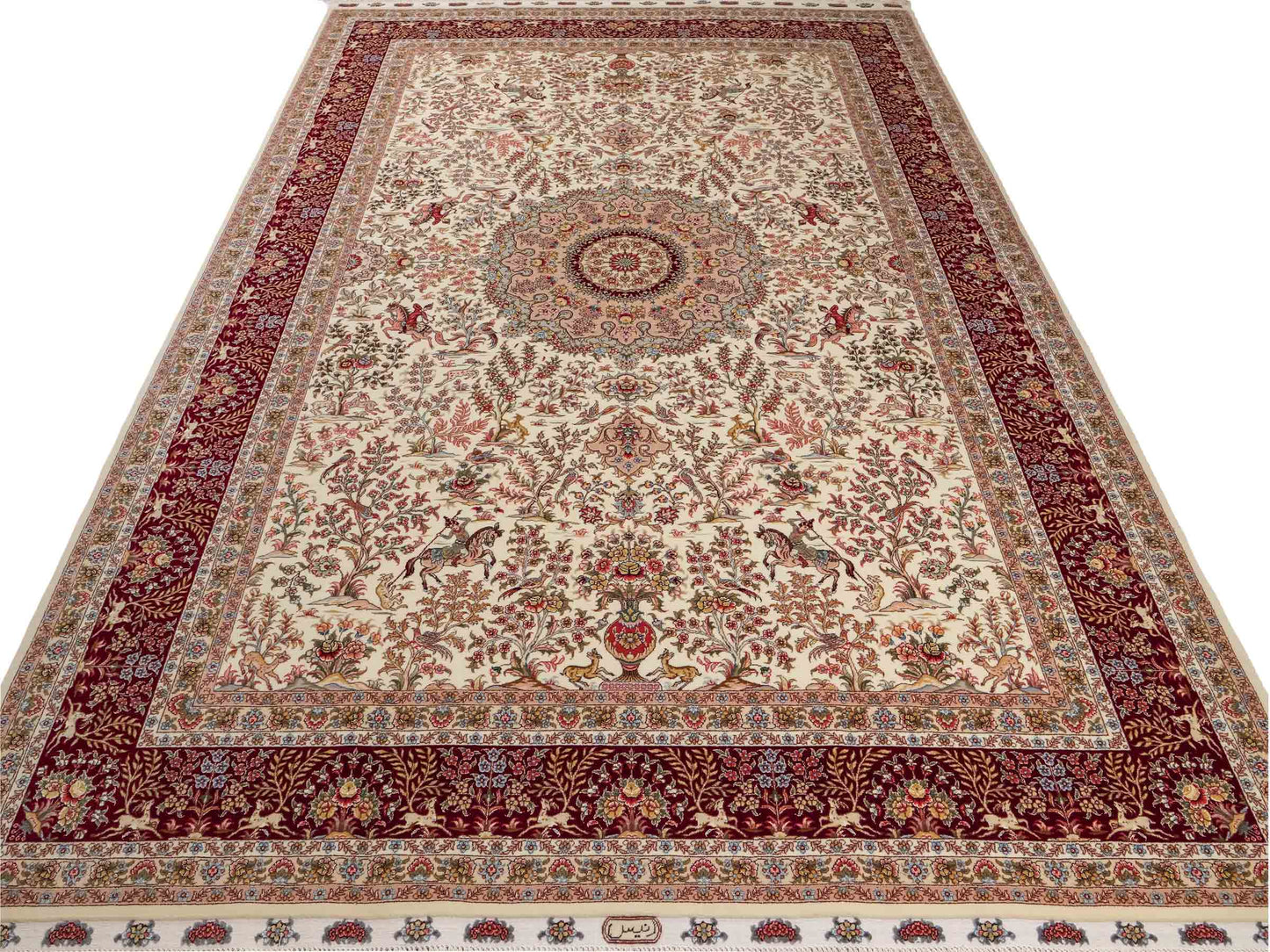 Sehr feiner, handgeknüpfter Khademi Orientteppich mit Täbriz Design aus Wolle mit Seide, creme, weiß, rot. 304x207 cm. Vertrieb durch Jupiter Intl.