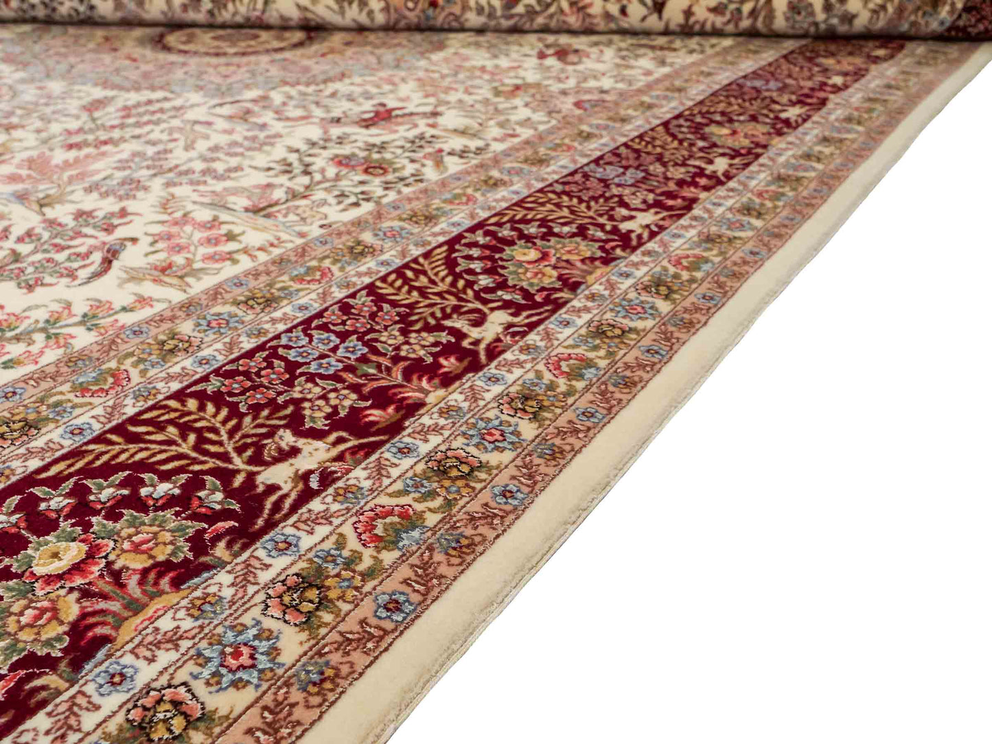 Sehr feiner, handgeknüpfter Khademi Orientteppich mit Täbriz Design aus Wolle mit Seide, creme, weiß, rot. 305x207 cm. Vertrieb druch Jupiter Intl.