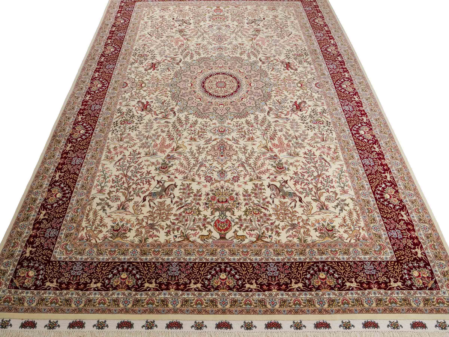 Sehr feiner, handgeknüpfter Khademi Orientteppich mit Täbriz Design aus Wolle mit Seide, creme, weiß, rot. 305x207 cm. Vertrieb druch Jupiter Intl.