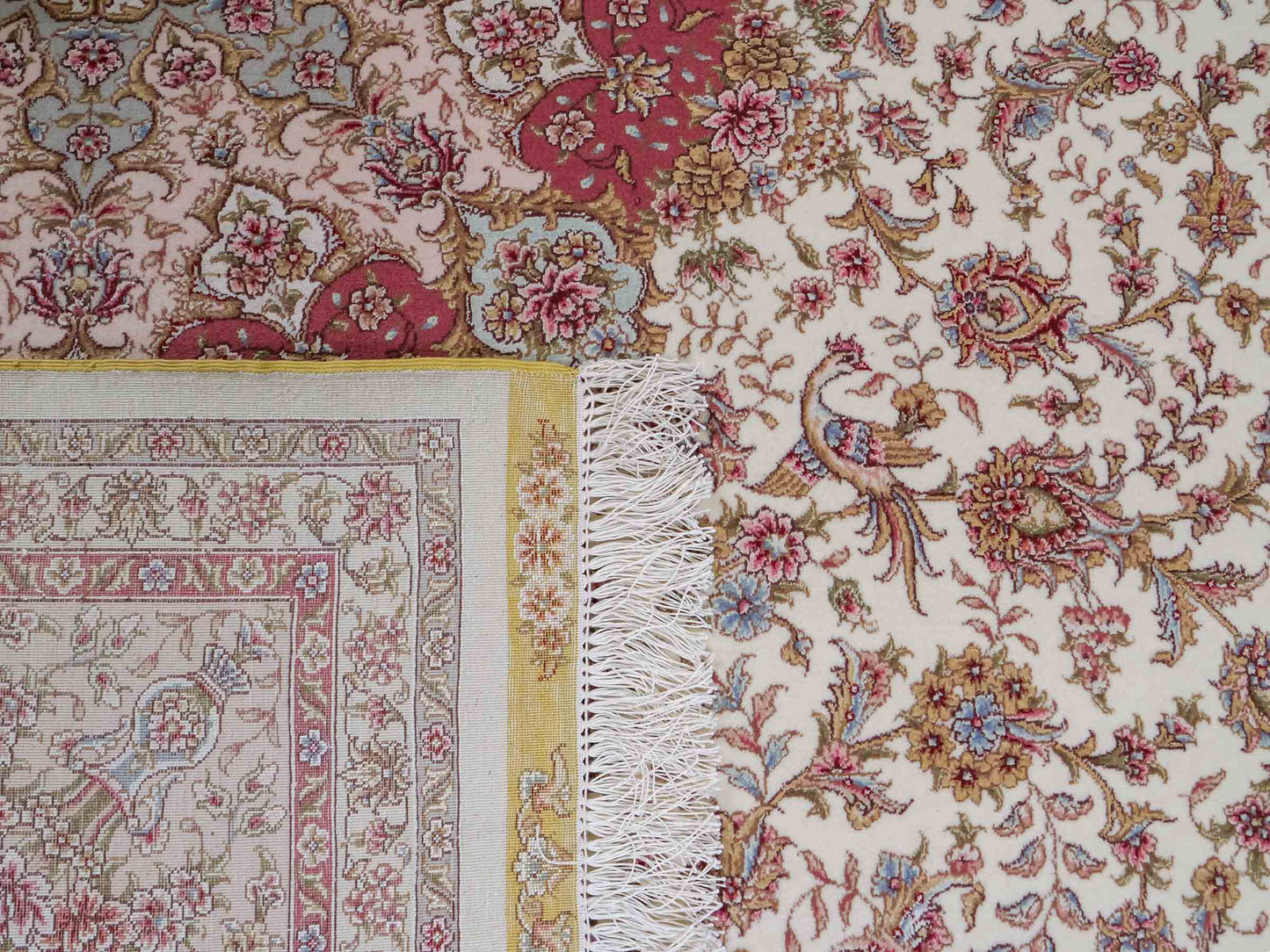 Sehr feiner, handgeknüpfter Khademi Orientteppich mit Täbriz Design aus Wolle mit Seide, creme, rosa. 306x206 cm. Vertrieb durch Jupiter Intl.