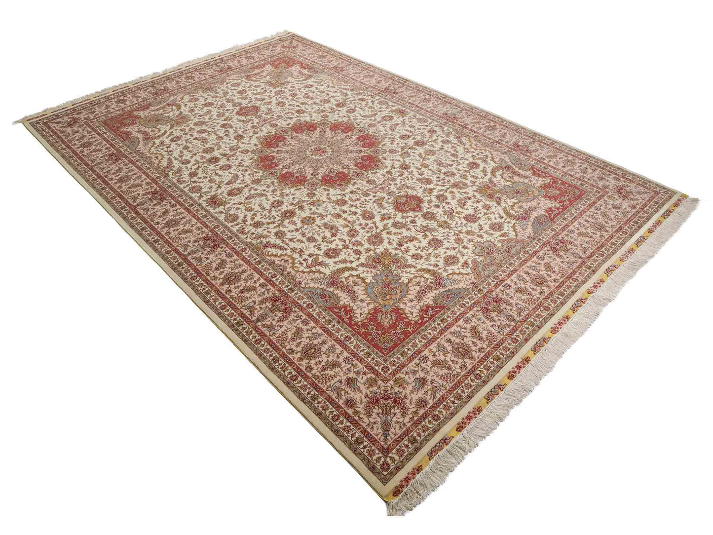 Sehr feiner, handgeknüpfter Khademi Orientteppich mit Täbriz Design aus Wolle mit Seide, creme, rosa. 306x206 cm. Vertrieb durch Jupiter Intl.