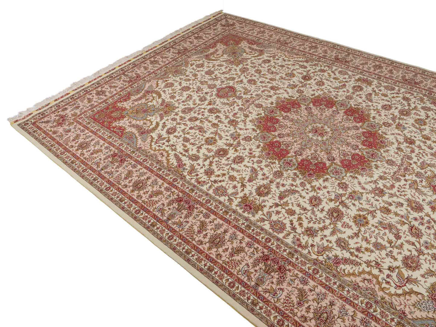 Sehr feiner, handgeknüpfter Khademi Orientteppich mit Täbriz Design aus Wolle mit Seide, creme, rosa. 306x206 cm. Vertrieb durch Jupiter Intl.