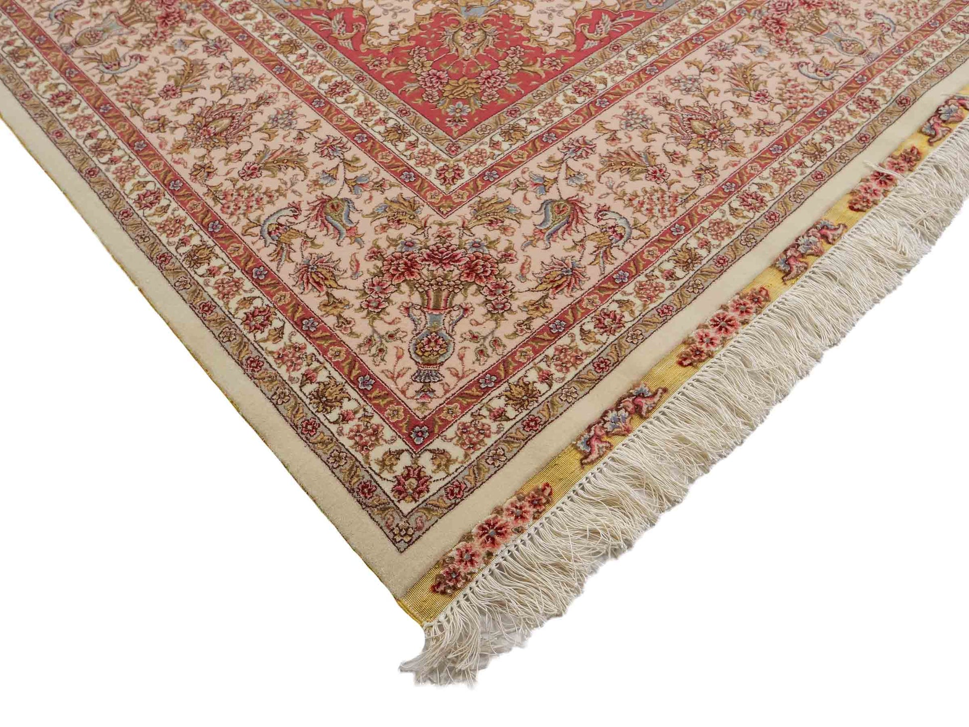 Sehr feiner, handgeknüpfter Khademi Orientteppich mit Täbriz Design aus Wolle mit Seide, creme, rosa. 306x206 cm. Vertrieb durch Jupiter Intl.