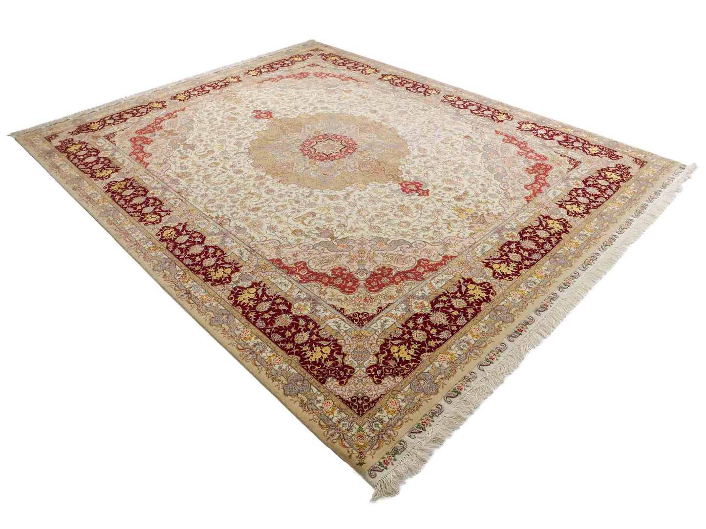 Sehr feiner, handgeknüpfter Khademi Orientteppich mit Täbriz Design aus Wolle mit Seide, creme, rot. 309x252 cm. Vertrieb durch Jupiter Intl.