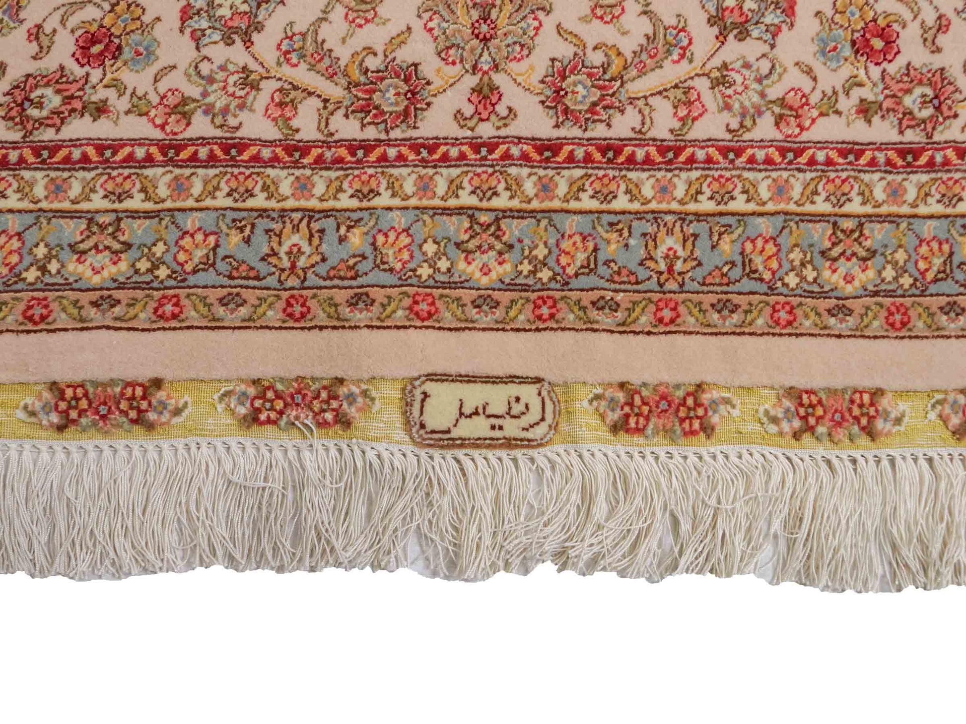Sehr feiner, handgeknüpfter Khademi Orientteppich mit Täbriz Design aus Wolle mit Seide, creme, weiß, blau. 311x207 cm. Vertrieb durch Jupiter Intl.