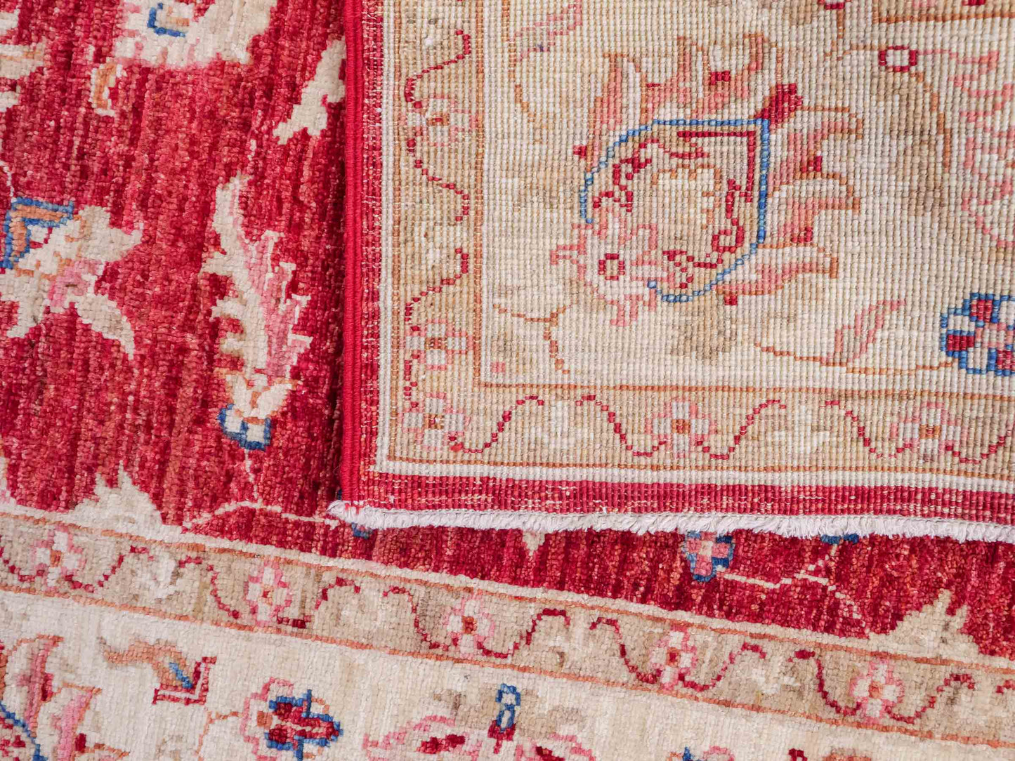 Feiner, handgeknüpfter Ziegler Farahan Chobi Orientteppich aus reiner Wolle mit Allover-Muster von Khademi. Größe: 197 x 154 cm. Farbe: Rot, gold. RB3-1882. Ursprung: Afghanistan. Verkauf durch JUPITER Intl.
