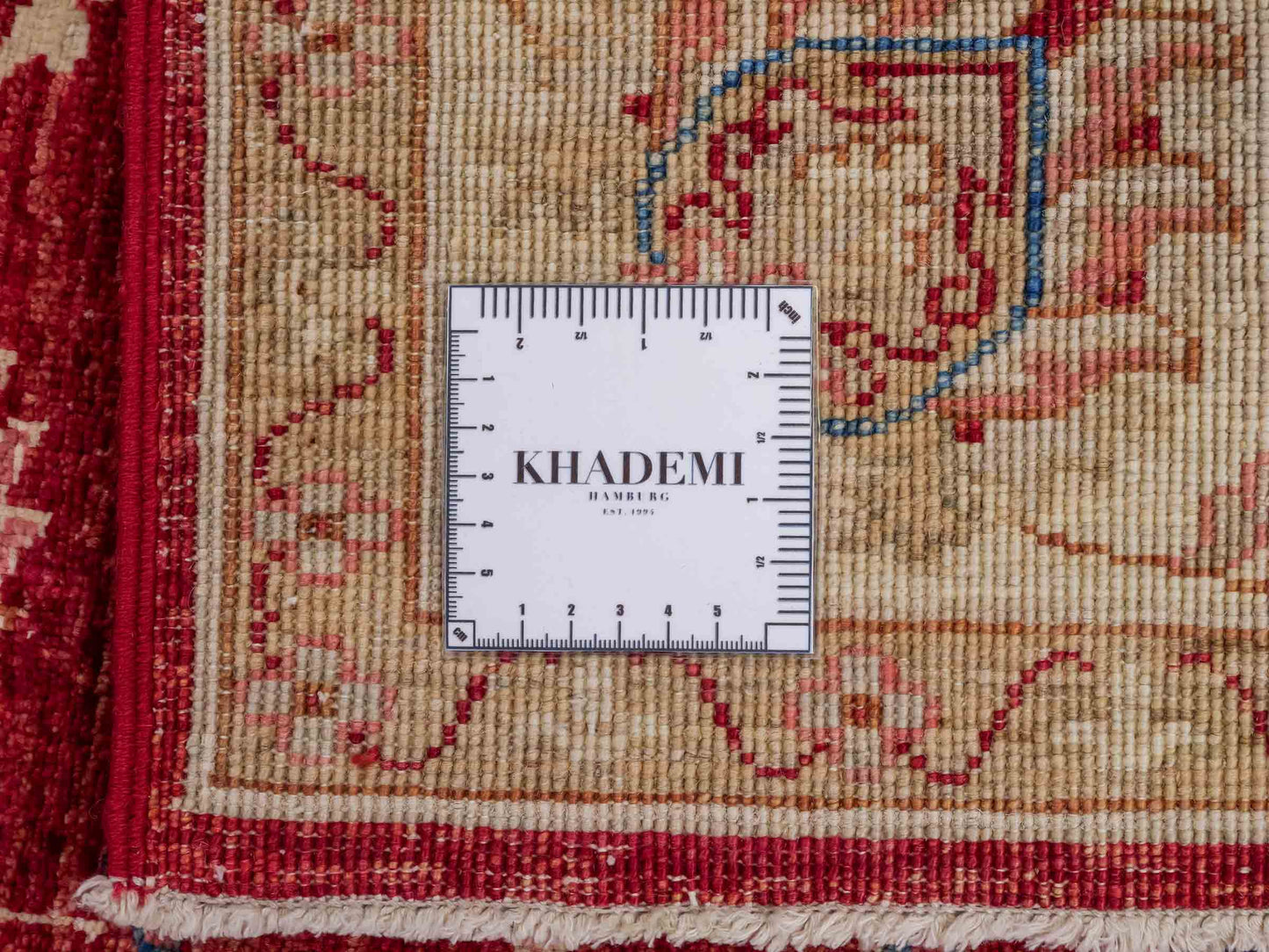 Feiner, handgeknüpfter Ziegler Farahan Chobi Orientteppich aus reiner Wolle mit Allover-Muster von Khademi. Größe: 197 x 154 cm. Farbe: Rot, gold. RB3-1882. Ursprung: Afghanistan. Verkauf durch JUPITER Intl.