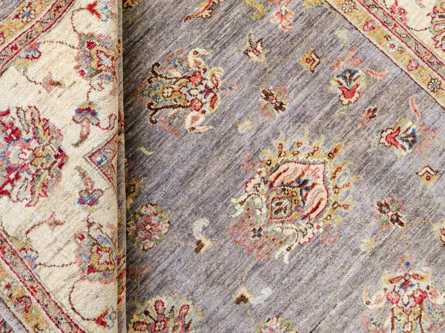 Feiner, handgeknüpfter Ziegler Farahan Chobi Orientteppich aus reiner Wolle mit Allover-Muster von Khademi. Größe: 296 x 206 cm. Farbe: Grau, gold. RB3-1038. Ursprung: Afghanistan. Verkauf durch JUPITER Intl.