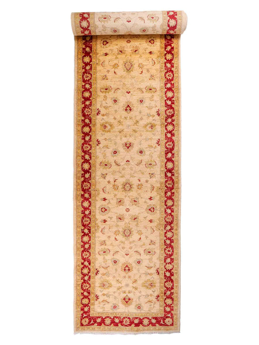 Handgeknüpfter, afghanischer Ziegler Farahan Orientteppich aus Wolle von Khademi. Größe: 588 x 104 cm, Läufer. Farbe: Beige, rot, gold. Verkauf durch JUPITER Intl.