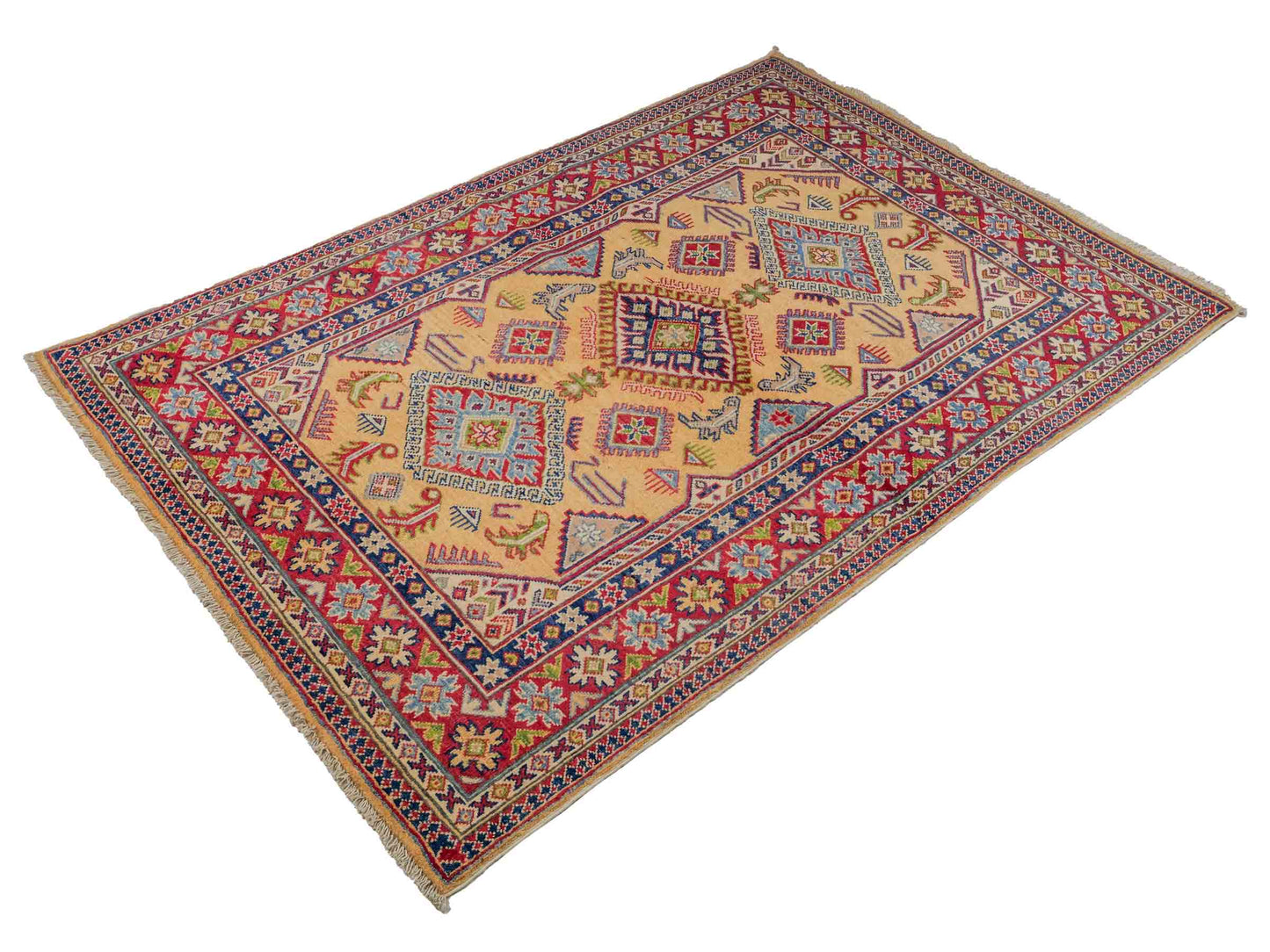Feiner, handgeknüpfter Ziegler Kazak Chobi Orientteppich aus reiner Wolle mit geometrischem Medaillon-Muster von Khademi. Größe: 178 x 122 cm. Farbe: Gelb, gold, beige. RB3-B2675. Ursprung: Afghanistan. Verkauf durch JUPITER Intl.