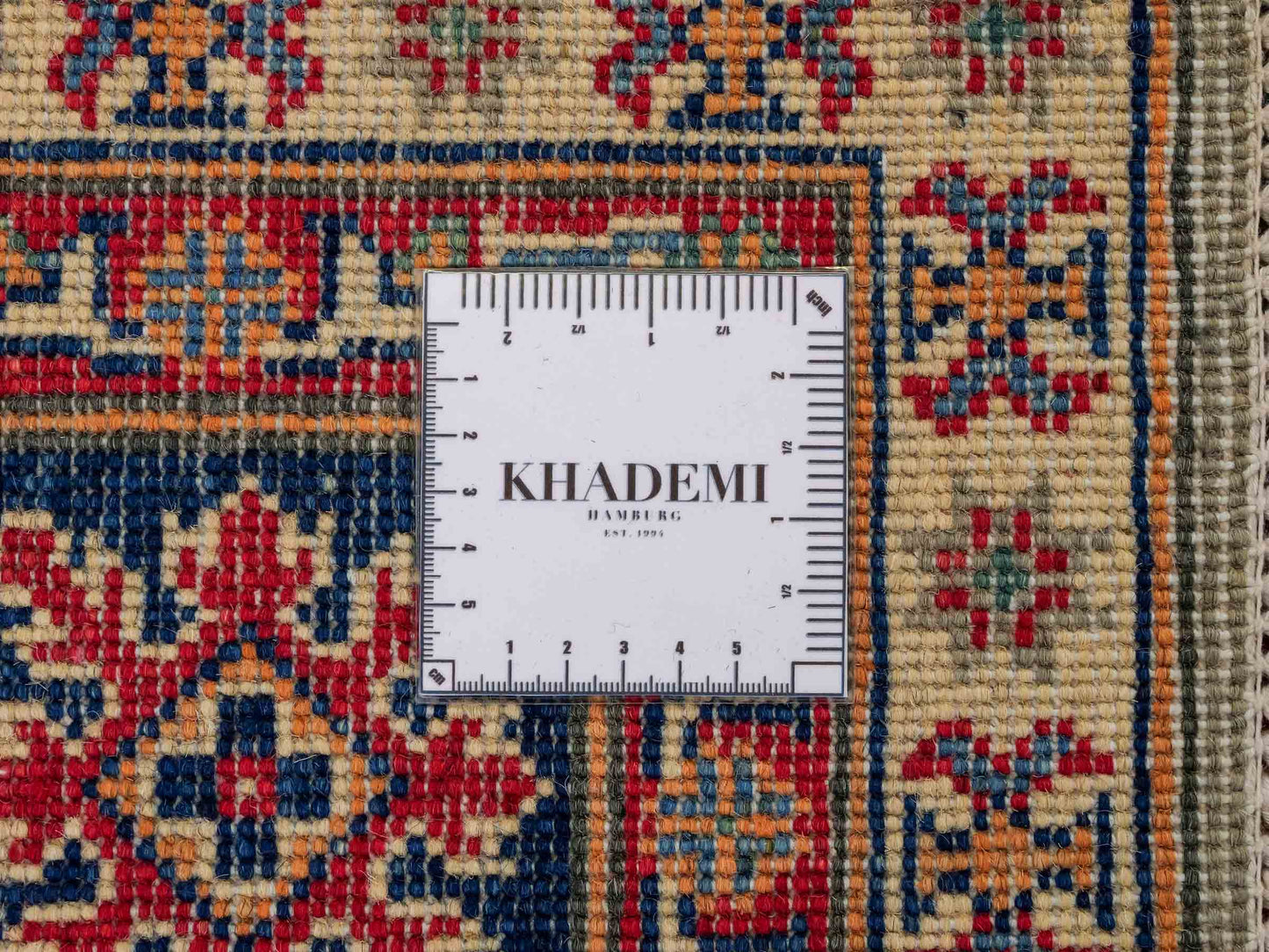 Feiner, handgeknüpfter Ziegler Kazak Chobi Orientteppich aus reiner Wolle mit geometrischem Allover-Muster von Khademi. Größe: 205 x 144 cm. Farbe: Grün. RB3-B1810. Ursprung: Afghanistan. Verkauf durch JUPITER Intl.
