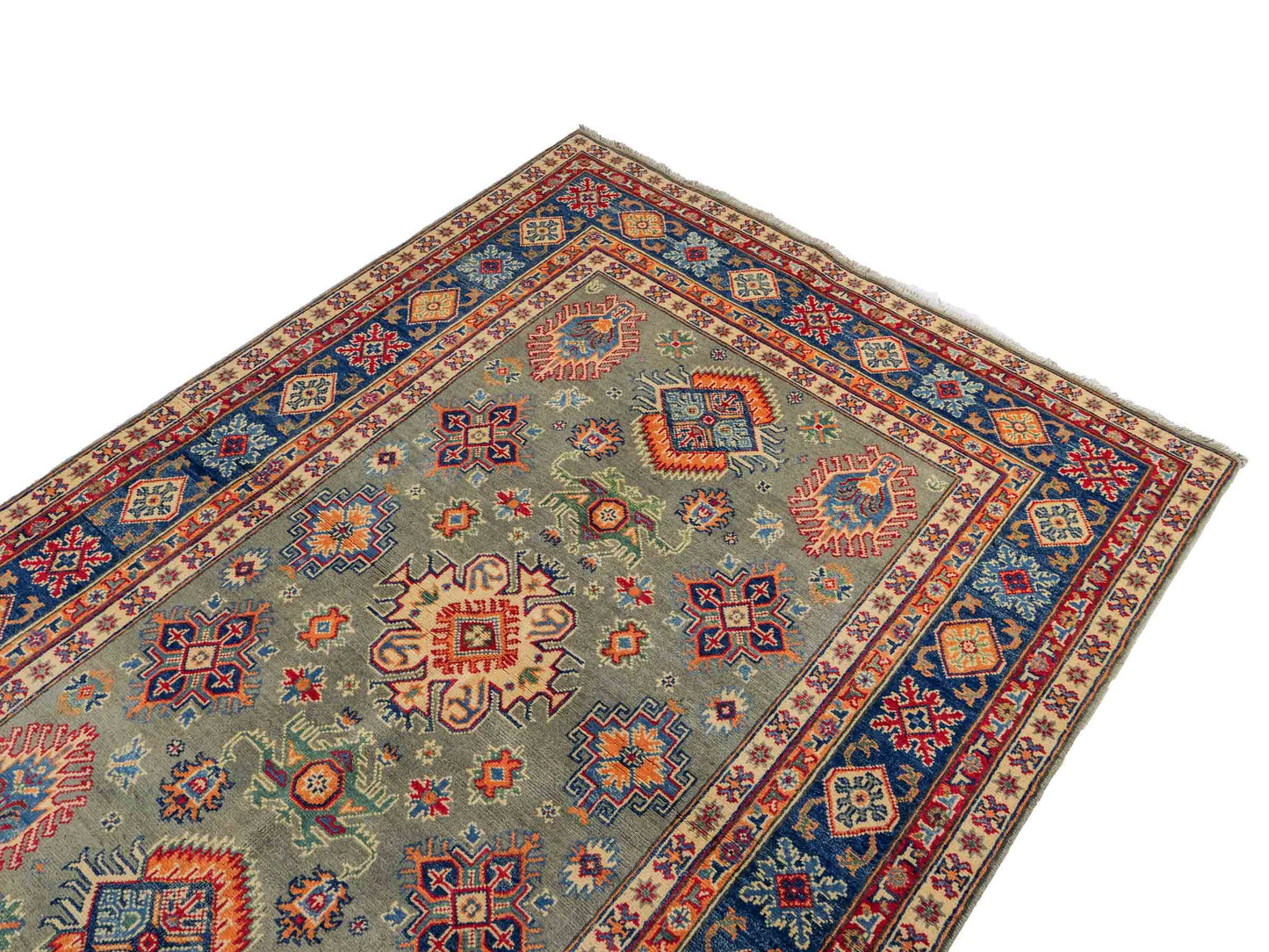 Feiner, handgeknüpfter Ziegler Kazak Chobi Orientteppich aus reiner Wolle mit geometrischem Allover-Muster von Khademi. Größe: 205 x 144 cm. Farbe: Grün. RB3-B1810. Ursprung: Afghanistan. Verkauf durch JUPITER Intl.