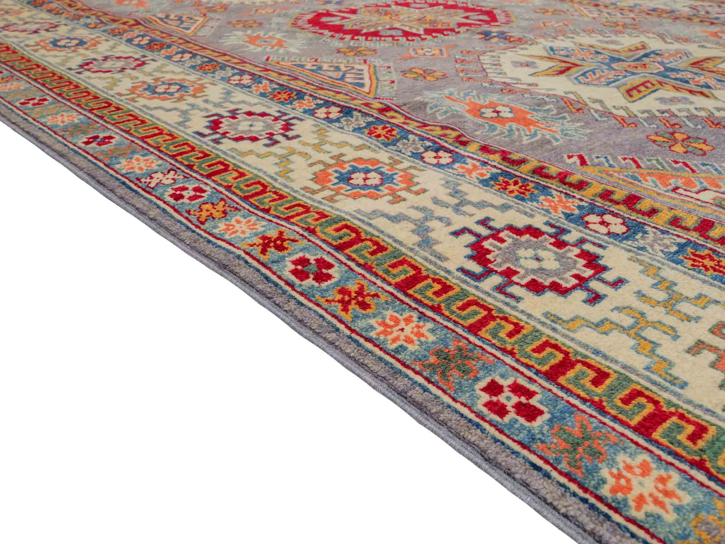 Feiner, handgeknüpfter Ziegler Kazak Chobi Orientteppich aus reiner Wolle mit geometrischem Medaillon-Muster von Khademi. Größe: 271 x 181 cm. Farbe: Grau. RB3-B508. Ursprung: Afghanistan. Verkauf durch JUPITER Intl.