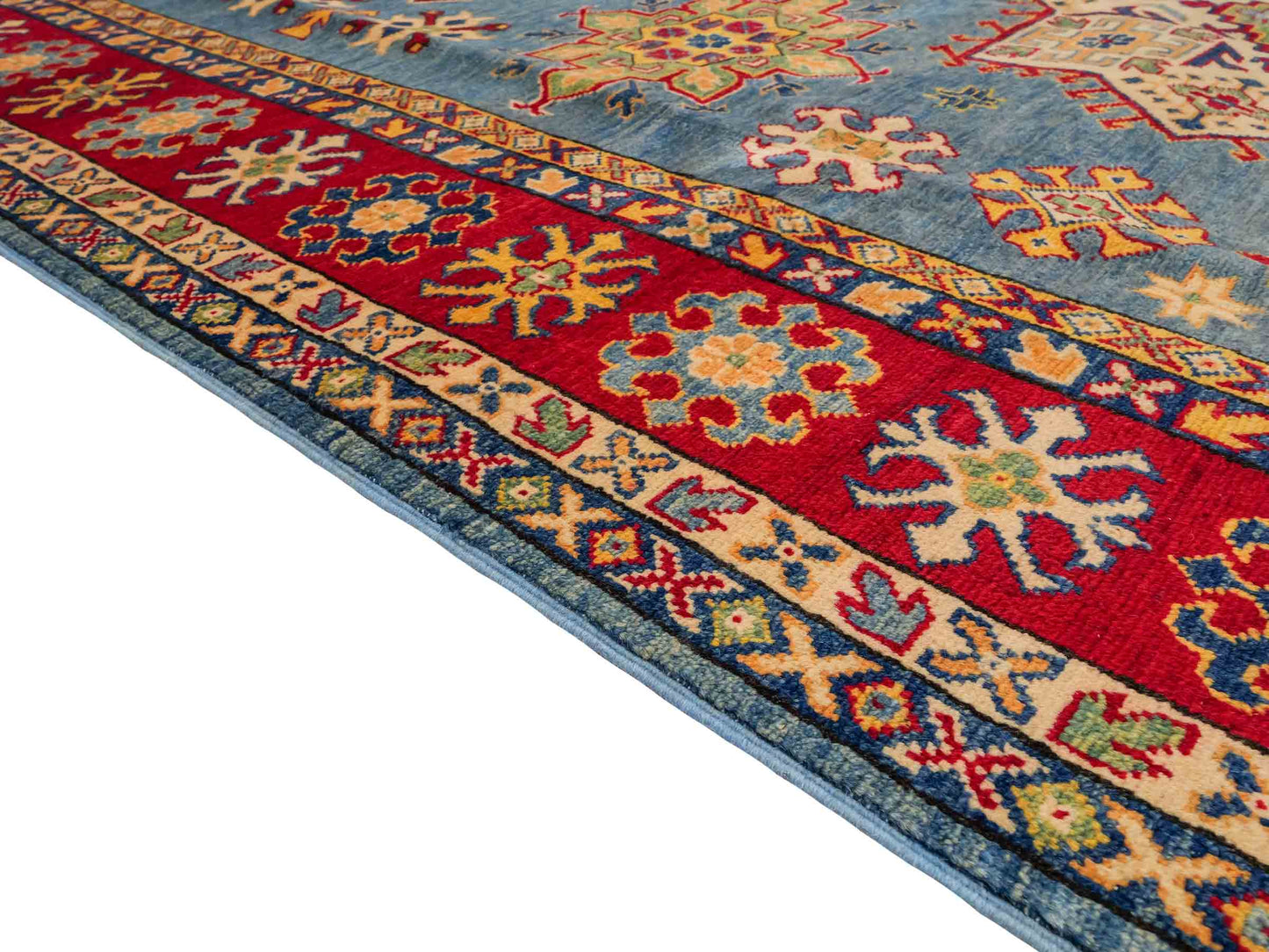 Feiner, handgeknüpfter Ziegler Kazak Chobi Orientteppich aus reiner Wolle mit geometrischem Medaillon-Muster von Khademi. Größe: 292 x 196 cm. Farbe: Blau, rot. RB3-B281. Ursprung: Afghanistan. Verkauf durch JUPITER Intl.
