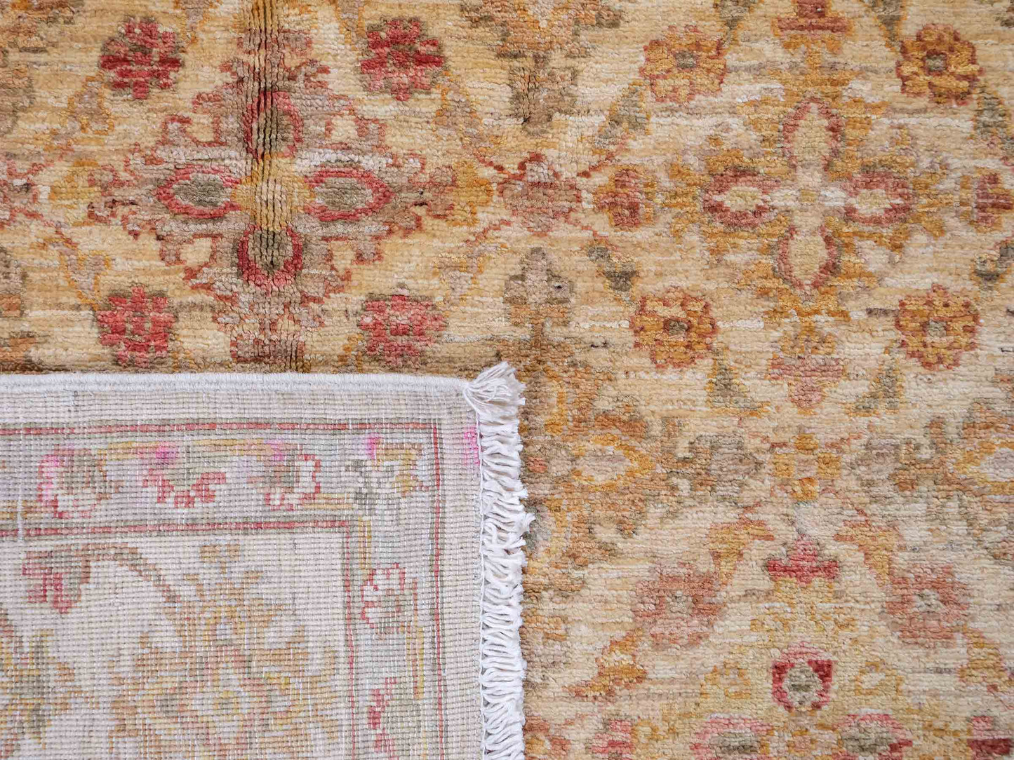 Handgeknüpfter, afghanischer Ziegler Orientteppich aus Wolle von Khademi. Größe: 312 x 154 cm. Farbe: Beige, cremeweiß, gold. Verkauf durch JUPITER Intl.
