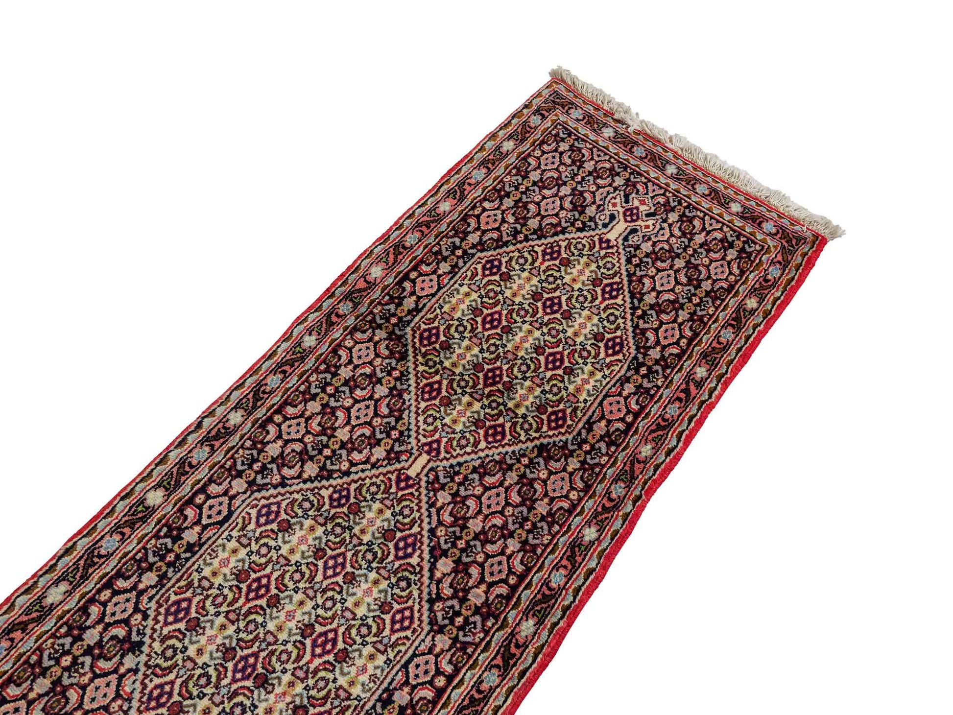 Feiner, handgeknüpfter Bidjar Perserteppich von Khademi. Farbe: Schwarz, rot. Größe: 238 x 50 cm. Vertrieb durch JUPITER Intl.