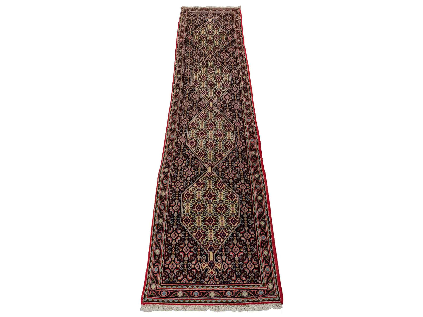 Feiner, handgeknüpfter Bidjar Perserteppich von Khademi. Farbe: Schwarz, rot. Größe: 238 x 50 cm. Vertrieb durch JUPITER Intl.