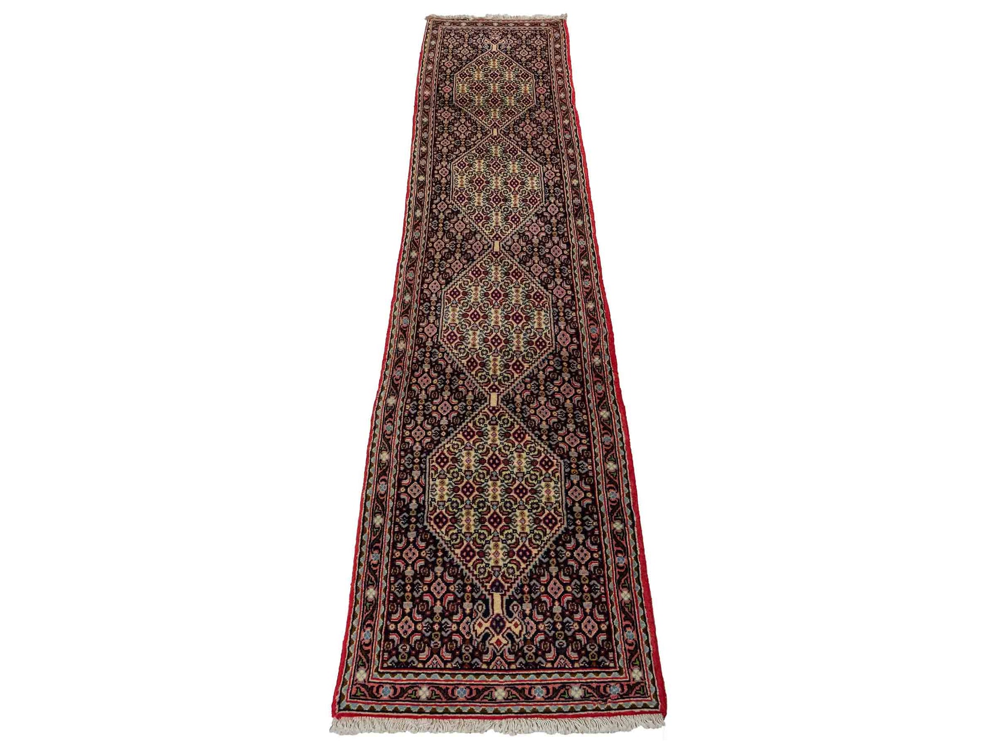 Feiner, handgeknüpfter Bidjar Perserteppich von Khademi. Farbe: Schwarz, rot. Größe: 238 x 50 cm. Vertrieb durch JUPITER Intl.